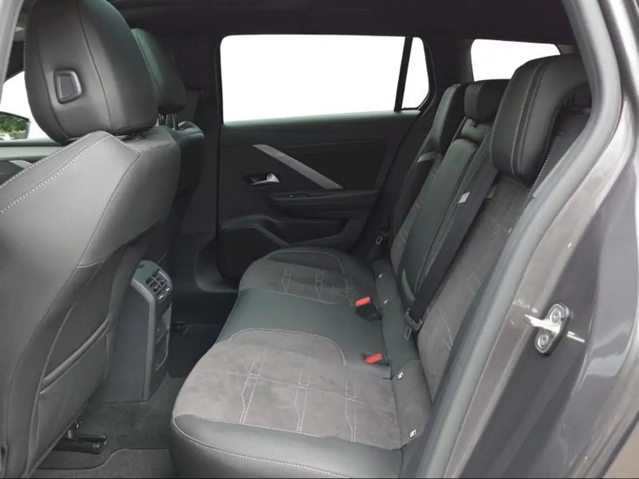 Opel Astra Ultimate Hybrid, миниатюра 12