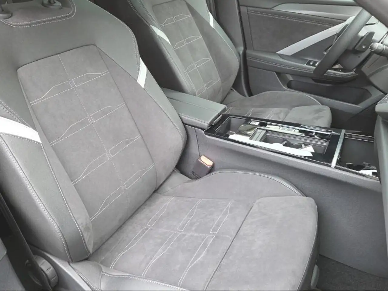 Opel Astra Ultimate Hybrid, миниатюра 22