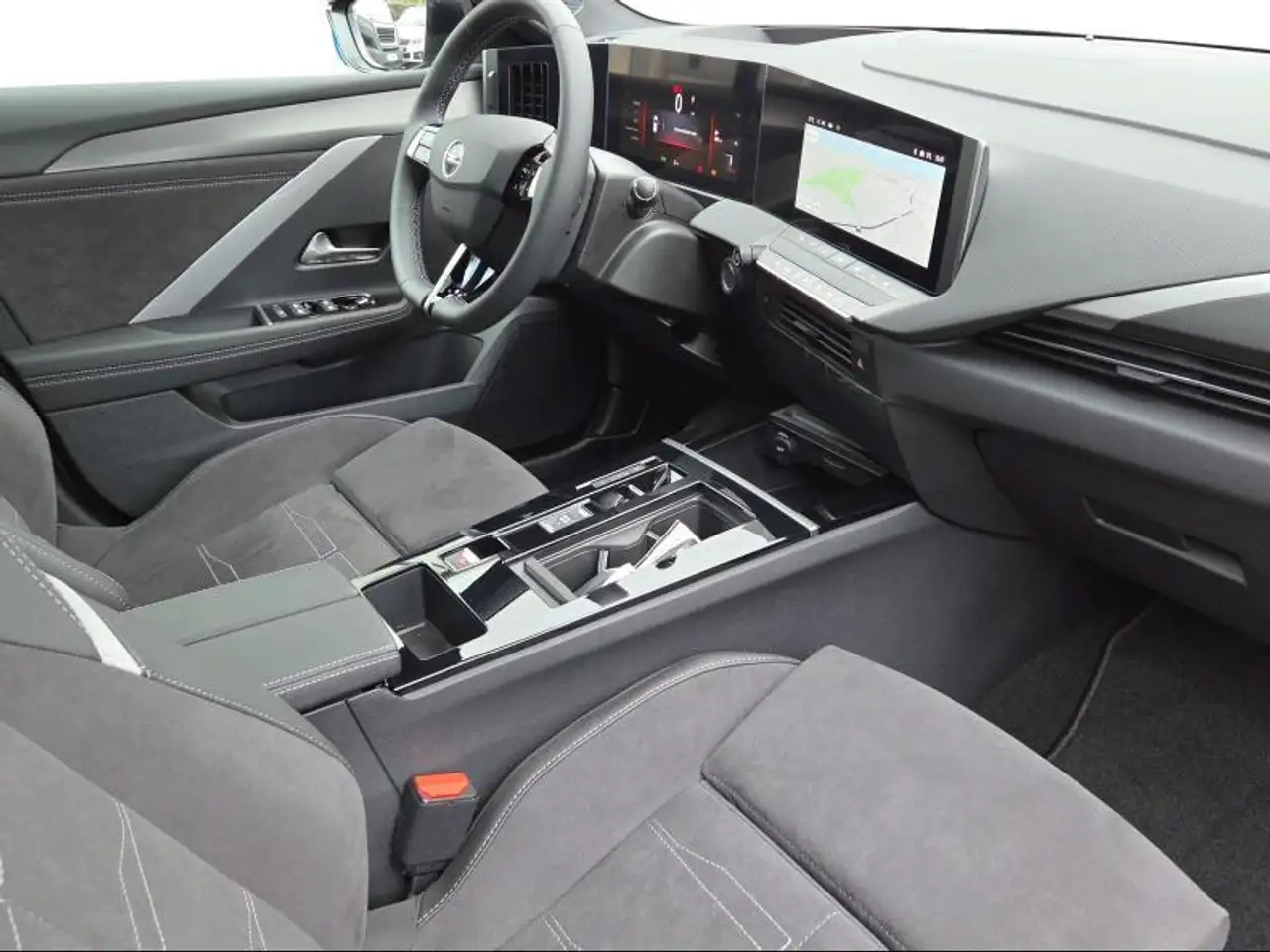 Opel Astra Ultimate Hybrid, миниатюра 2
