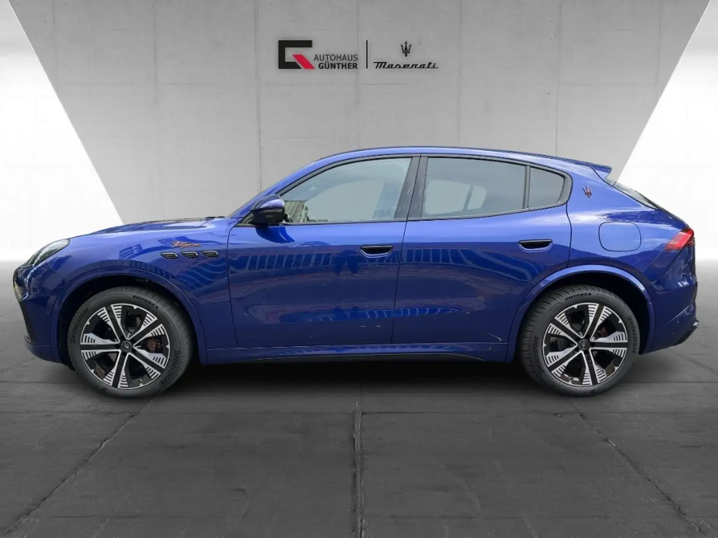 Maserati Grecale Folgore MY24 mit 558 PS Allrad 500 KM Reichweite - Albastru - 2