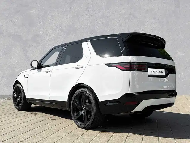 Land Rover Discovery view 2