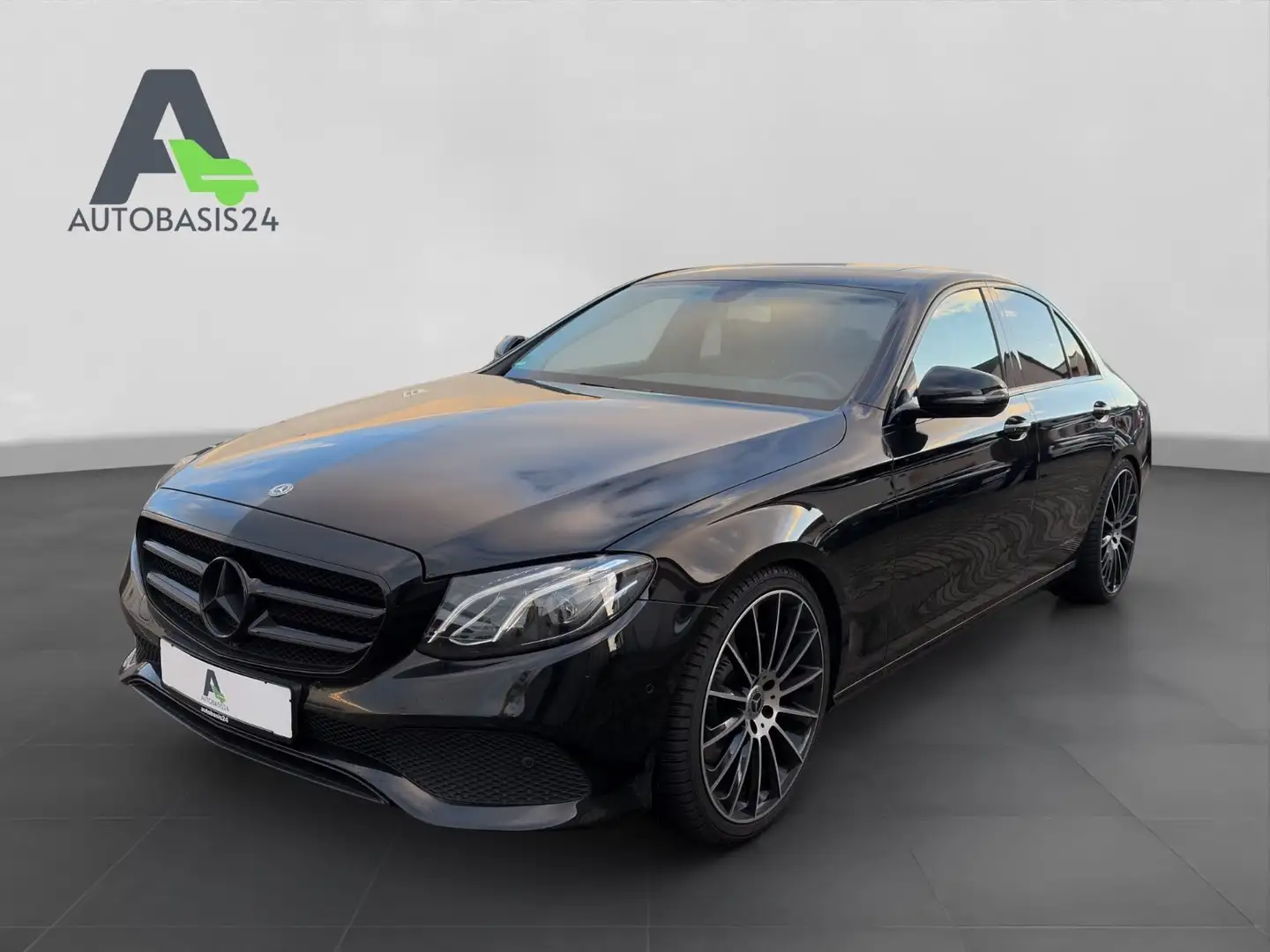 Mercedes-Benz E 220 d Lim. Avantgarde Night Paket *LED*AMBIENTE Noir - 1