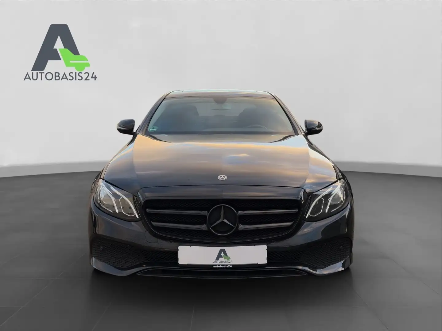 Mercedes-Benz E 220 d Lim. Avantgarde Night Paket *LED*AMBIENTE Noir - 2