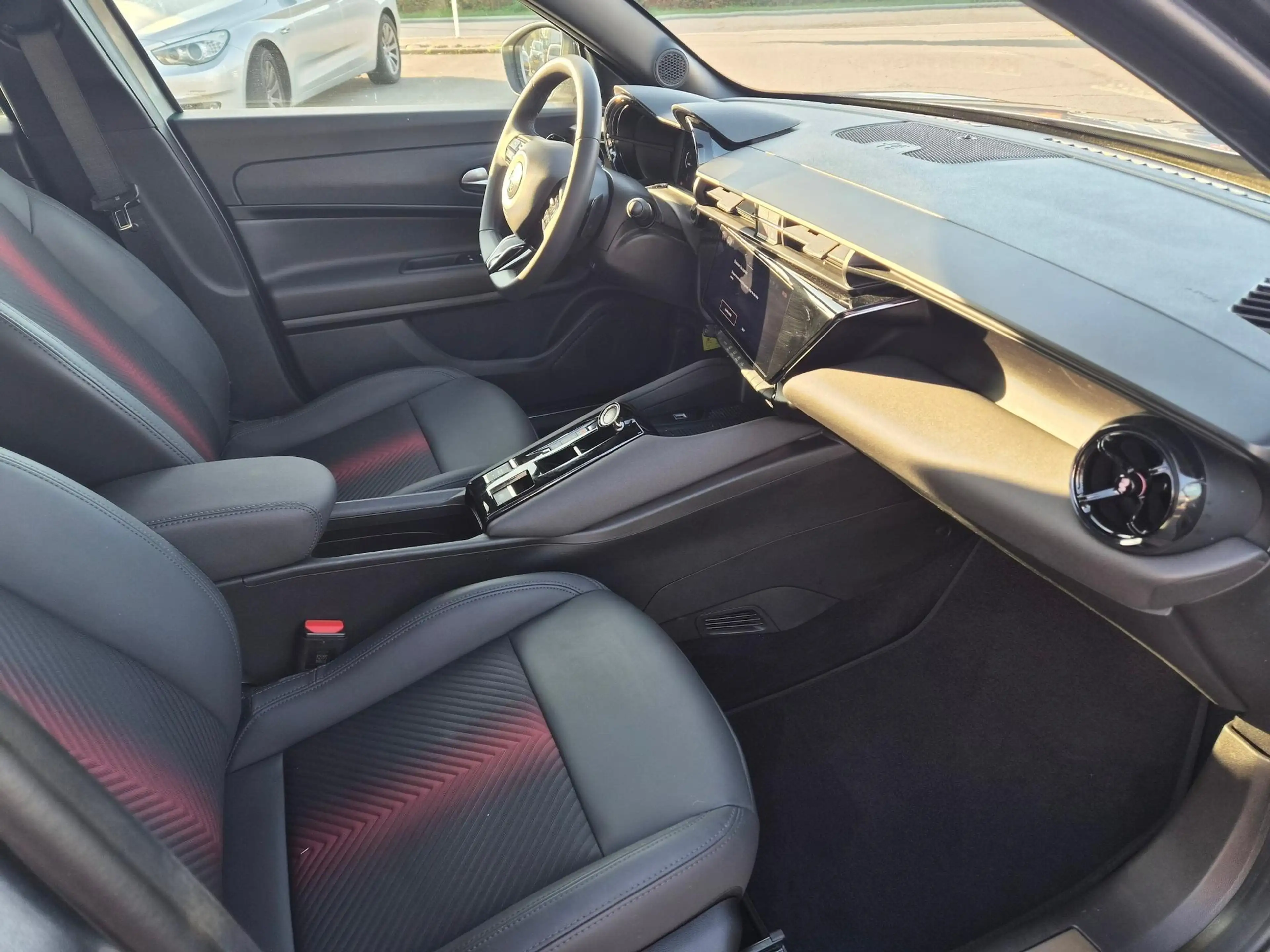 Alfa Romeo Junior Junio Speciale 1.2 HYbrid — photo 5