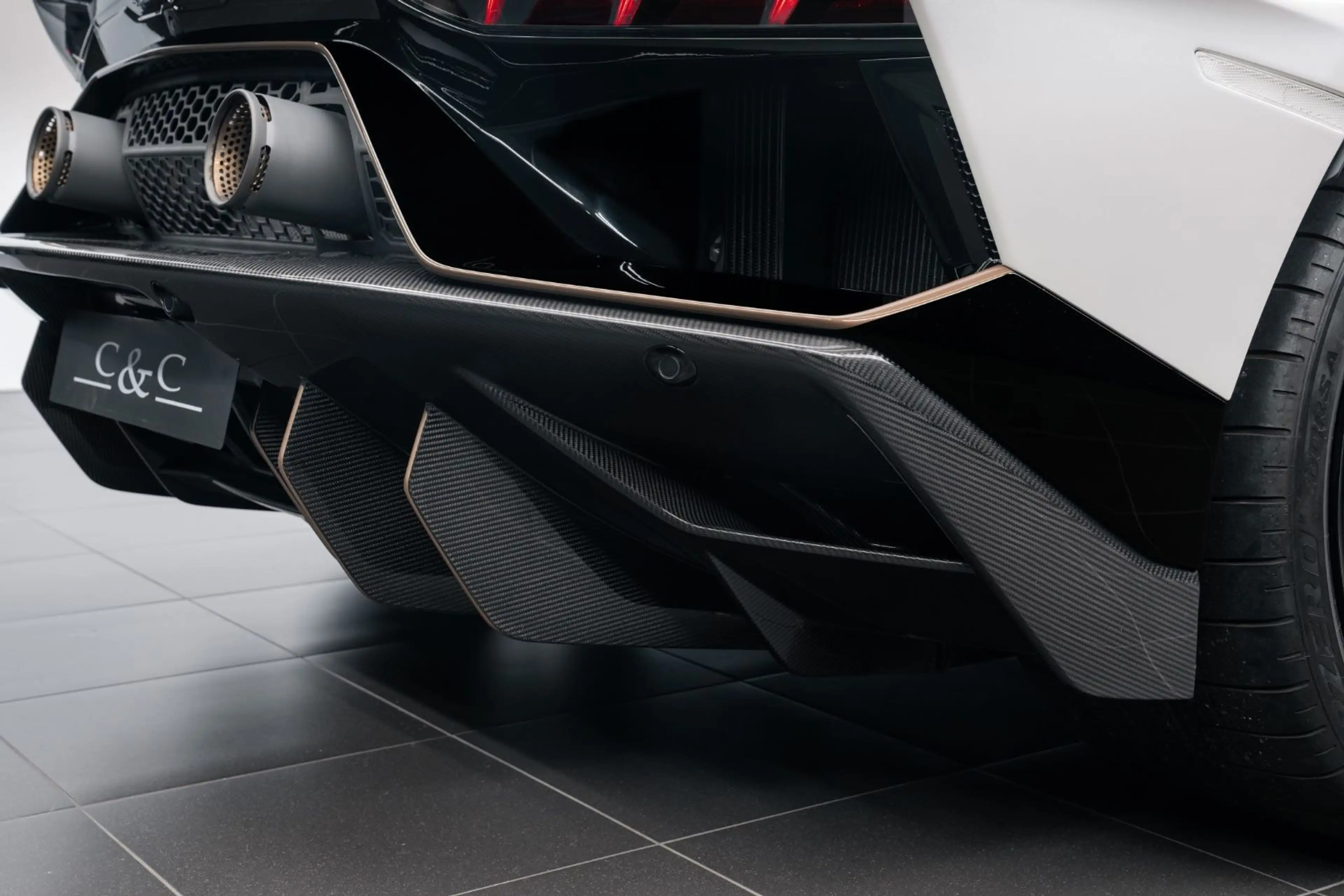 Lamborghini Aventador Ultimae/KAMERA/CARBON/GARANTIE 05/27 — photo 13