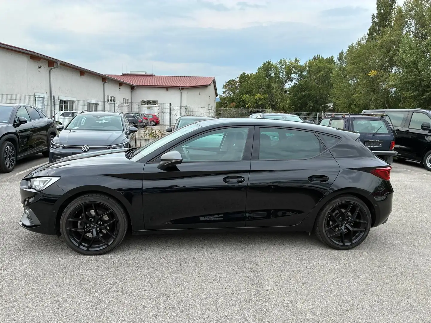 SEAT Leon 2,0 TDI FR Aut. 8-fach ASSISTENZ KAMERA WINTER Schwarz - 2