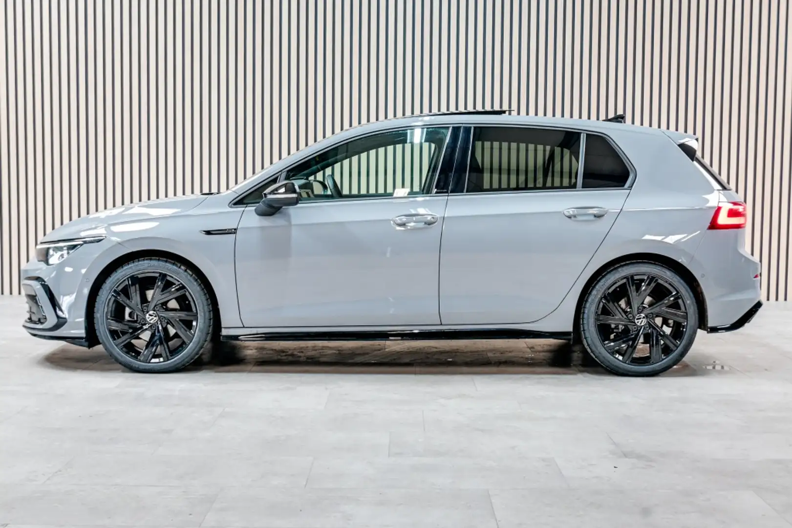 Volkswagen Golf 1.5 eTSI R-Line HUD|HarmanKardon|PANO|ACC Gris - 2