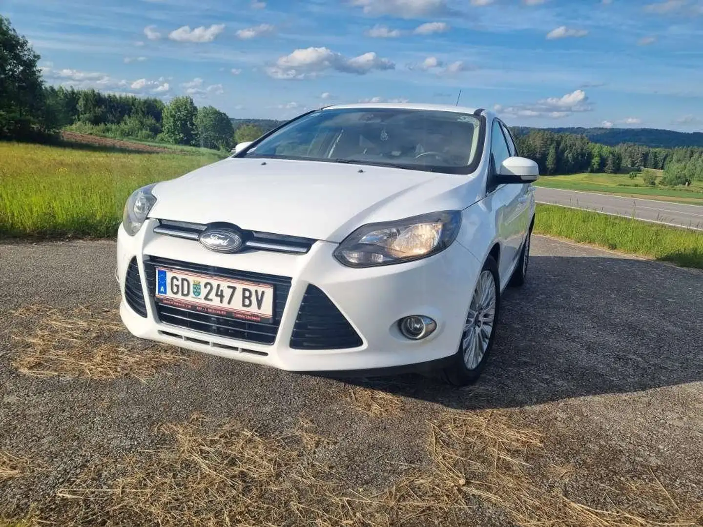 Ford Focus Focus Traveller Titanium 1,6 TDCi DPF Titanium Weiß - 1