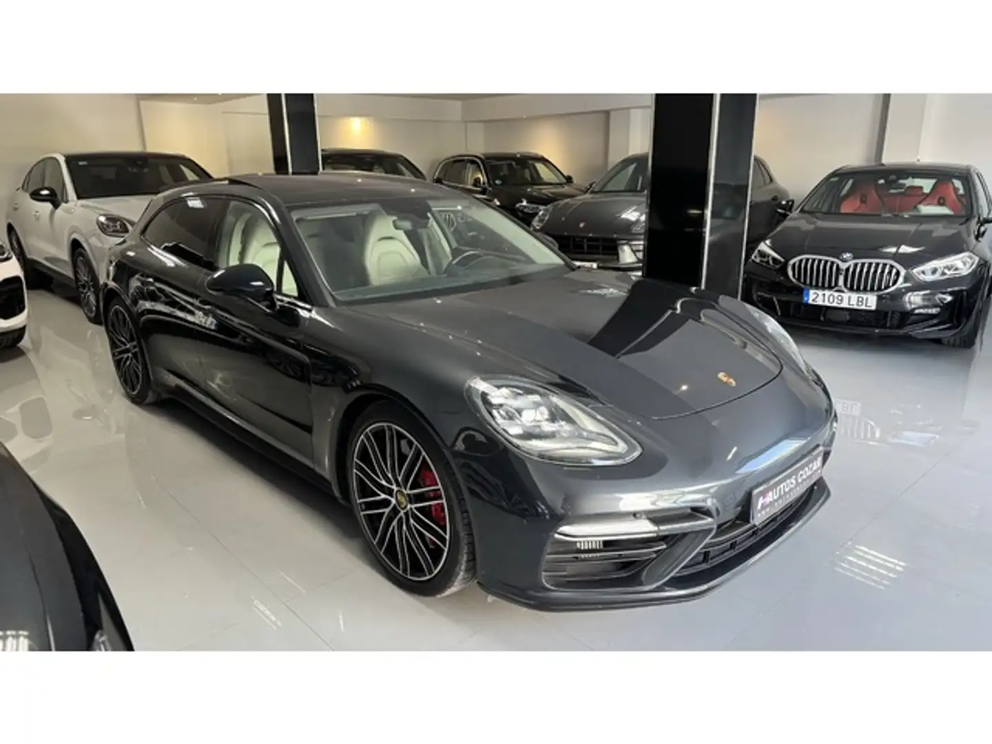 Porsche Panamera Turbo Sport Turismo Gris - 1