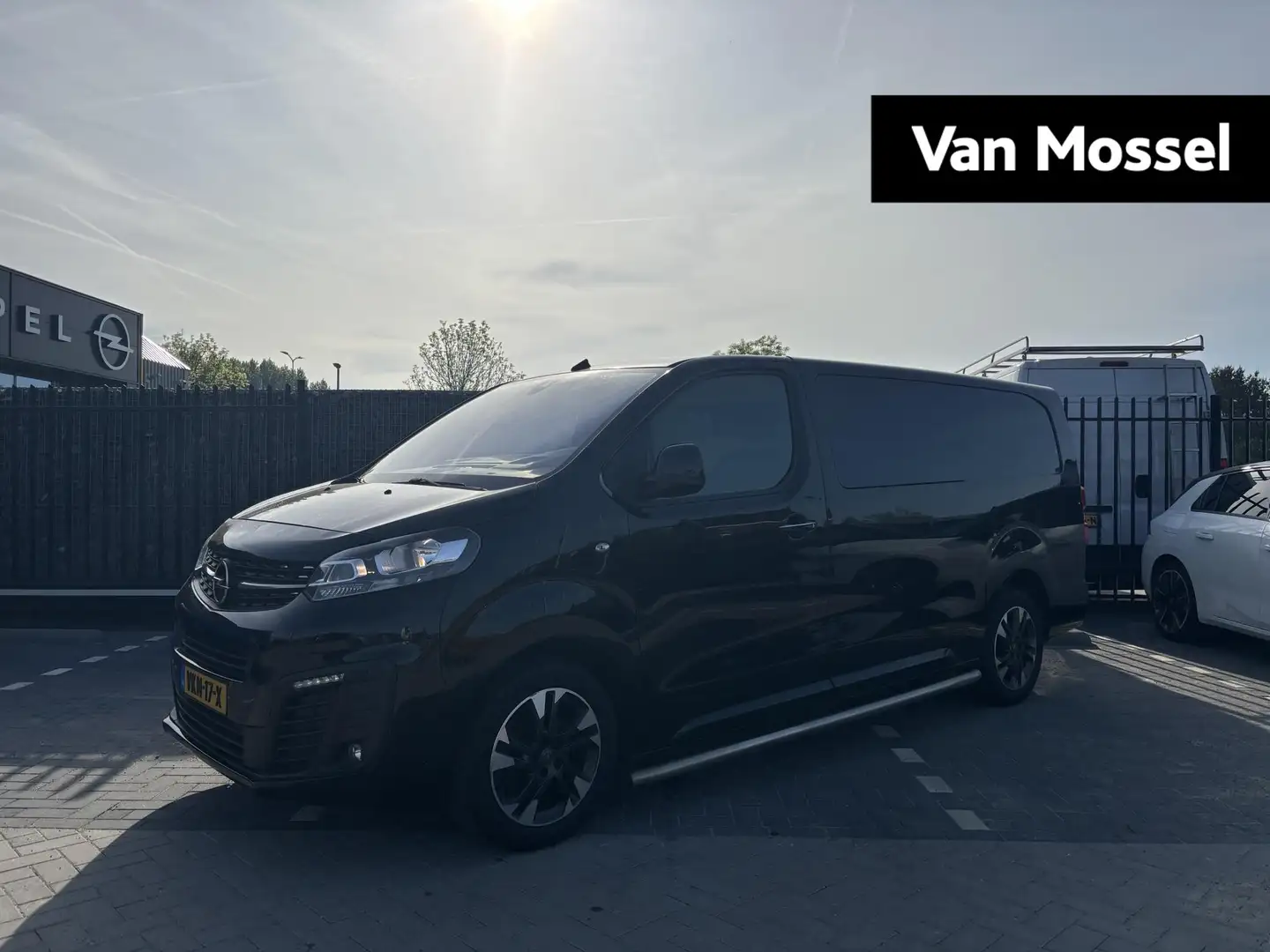 Opel Vivaro 2.0 CDTI 150 PK L3H1 Innovation | Navigatie | Clim Noir - 1
