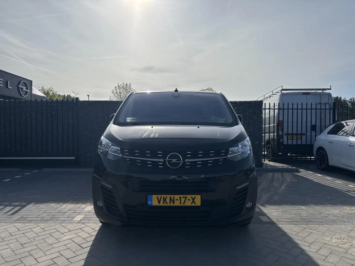 Opel Vivaro 2.0 CDTI 150 PK L3H1 Innovation | Navigatie | Clim Noir - 2