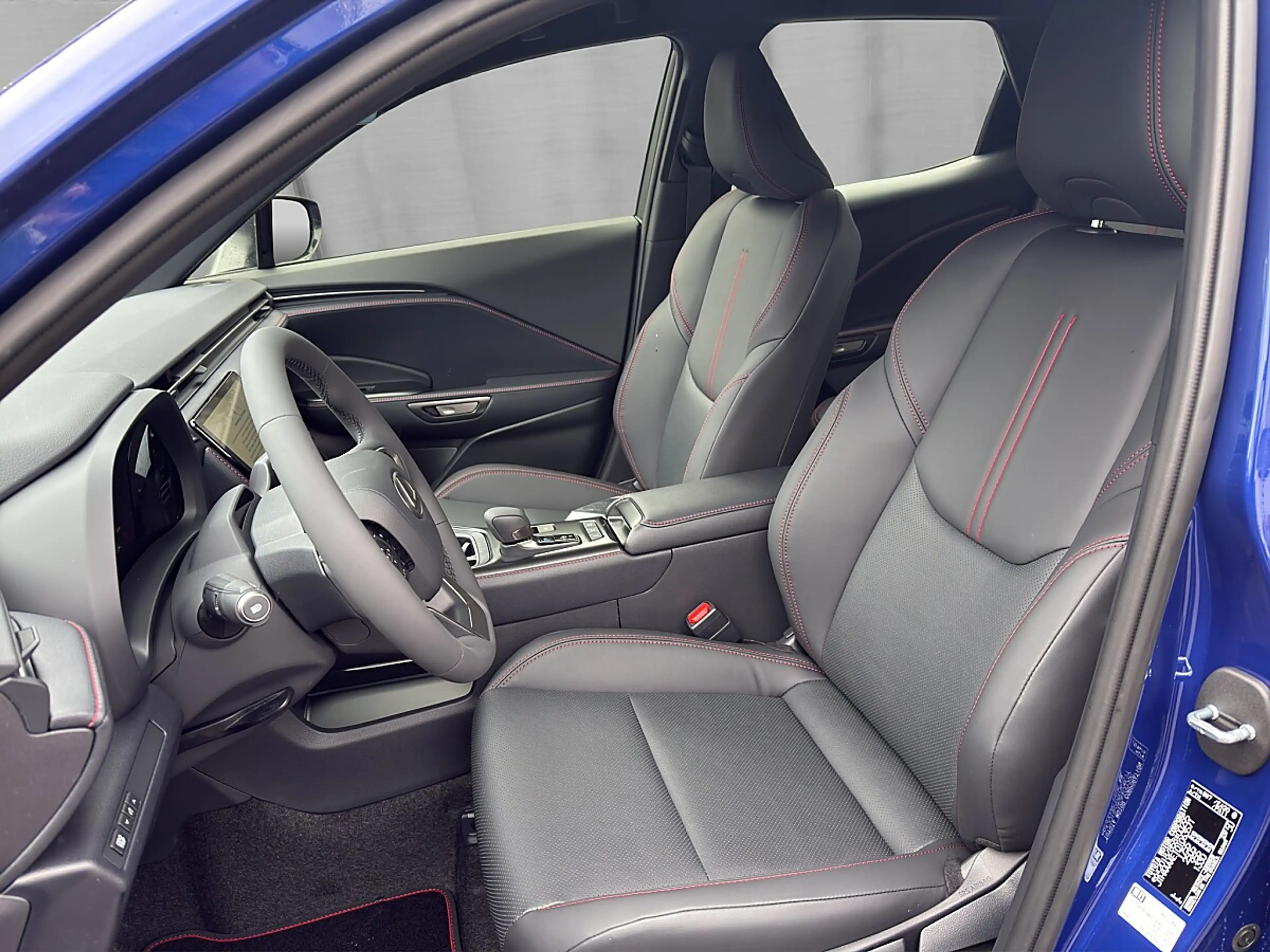 Lexus LBX Elegant Black 136PS — photo 7