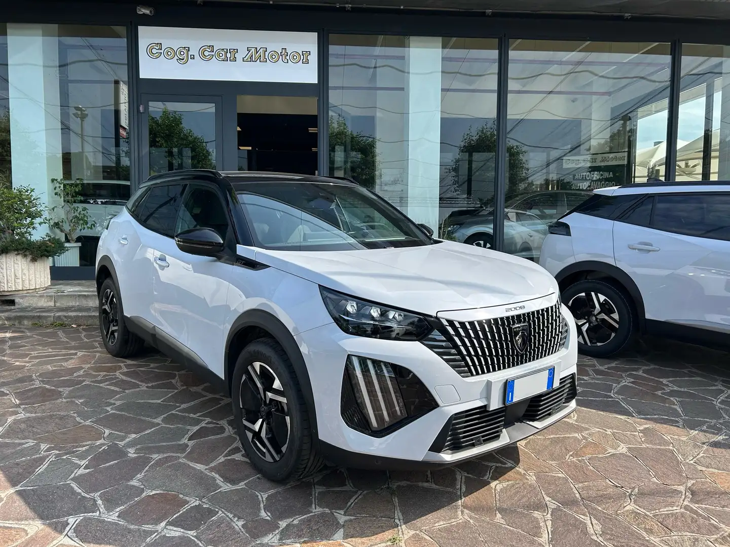 Peugeot 2008 2008 II 2023 1.2 puretech GT EAT8 130CV Bianco - 1