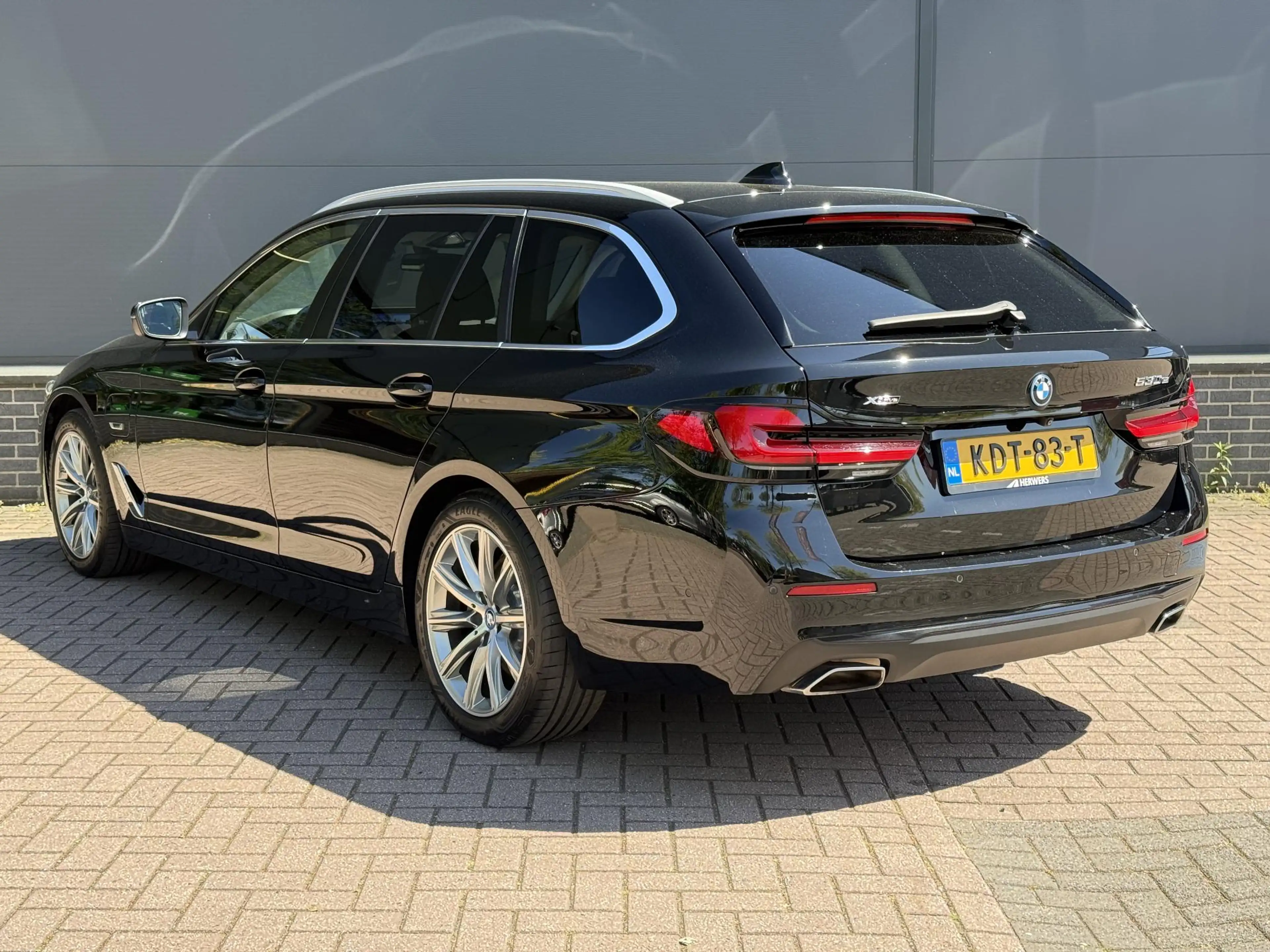 BMW 530 5-serie Touring 5 Serie Touring 530e xDrive Execut — photo 15