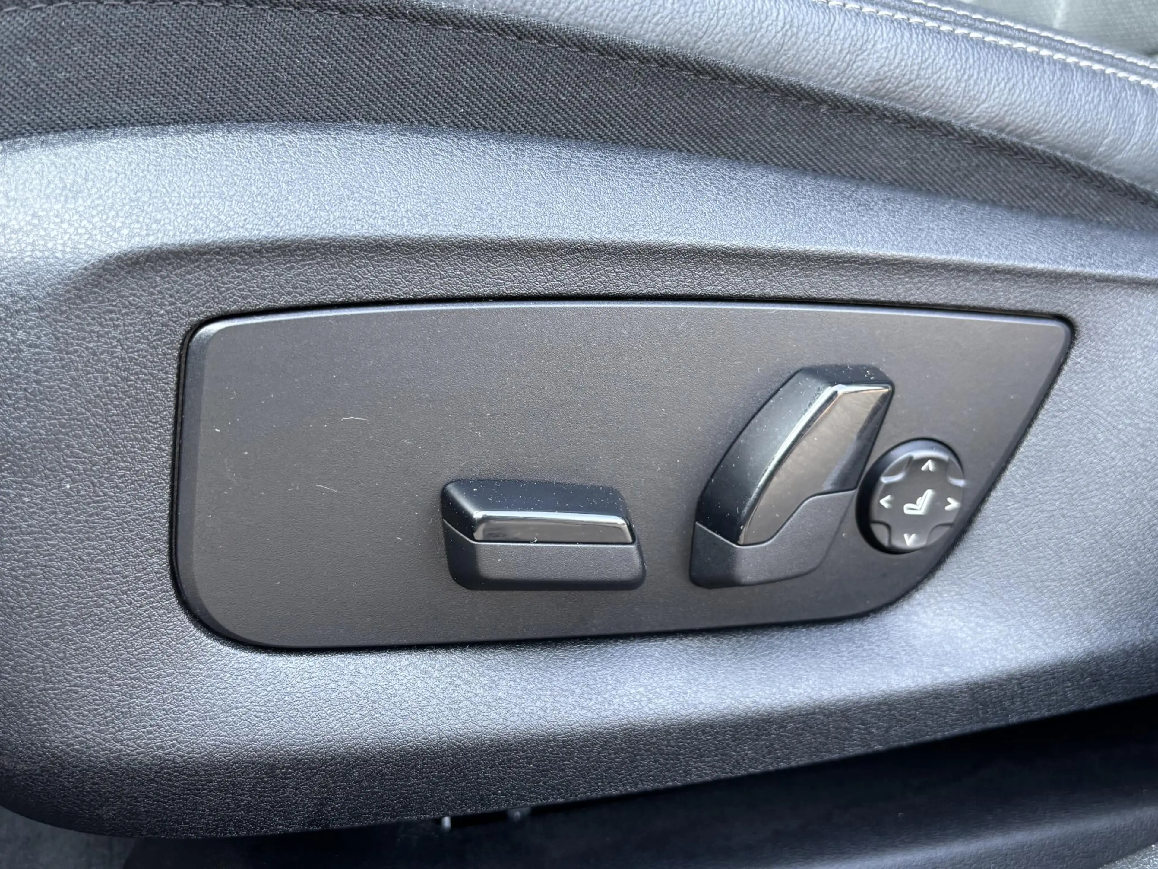 BMW 530 5-serie Touring 5 Serie Touring 530e xDrive Execut — photo 19