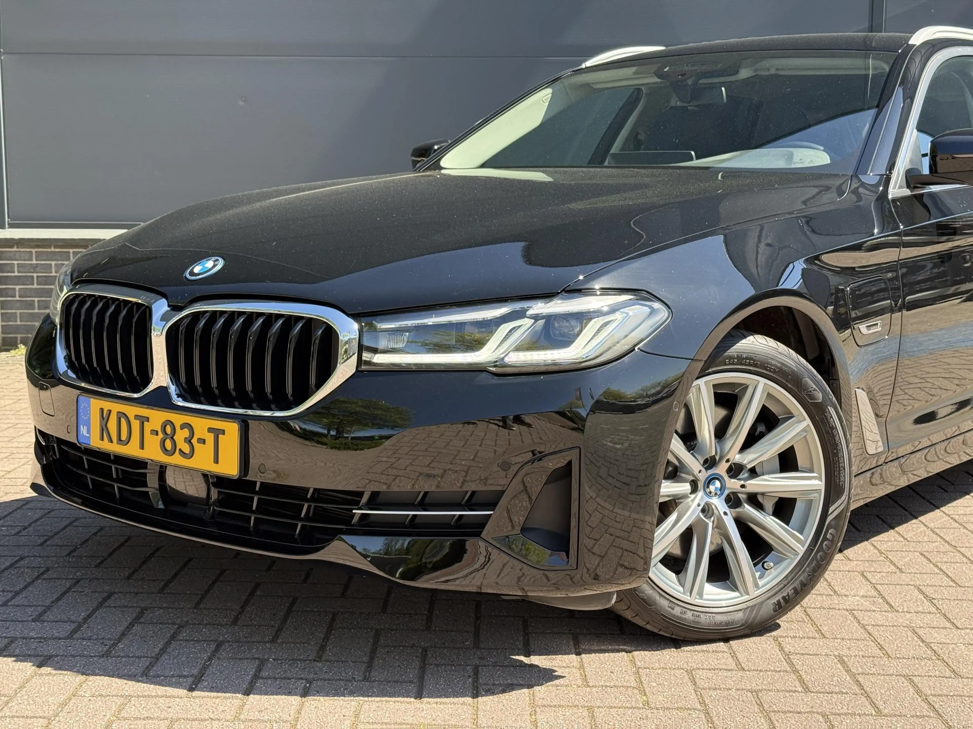 BMW 530 5-serie Touring 5 Serie Touring 530e xDrive Execut — photo 13