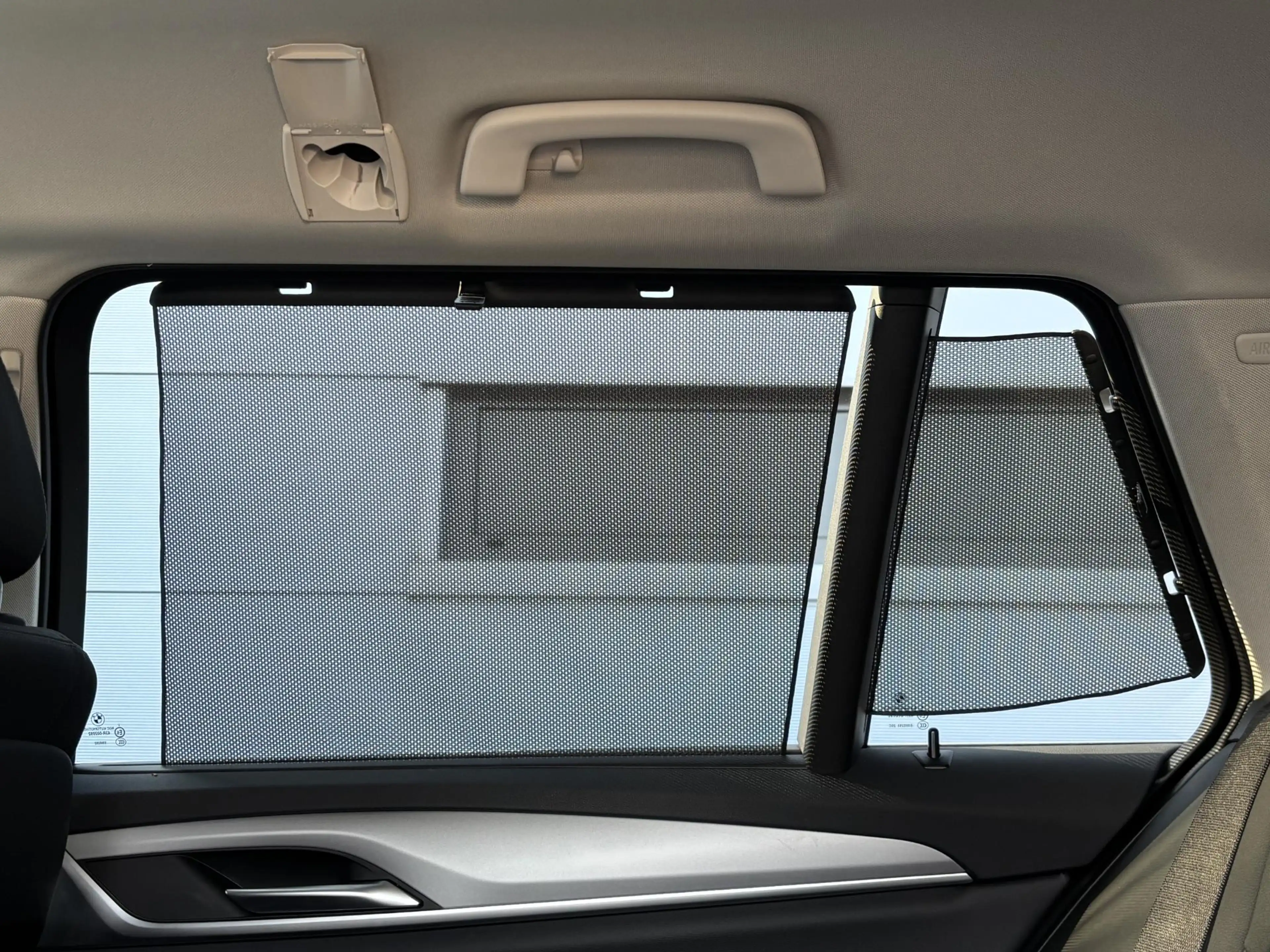 BMW 530 5-serie Touring 5 Serie Touring 530e xDrive Execut — photo 39
