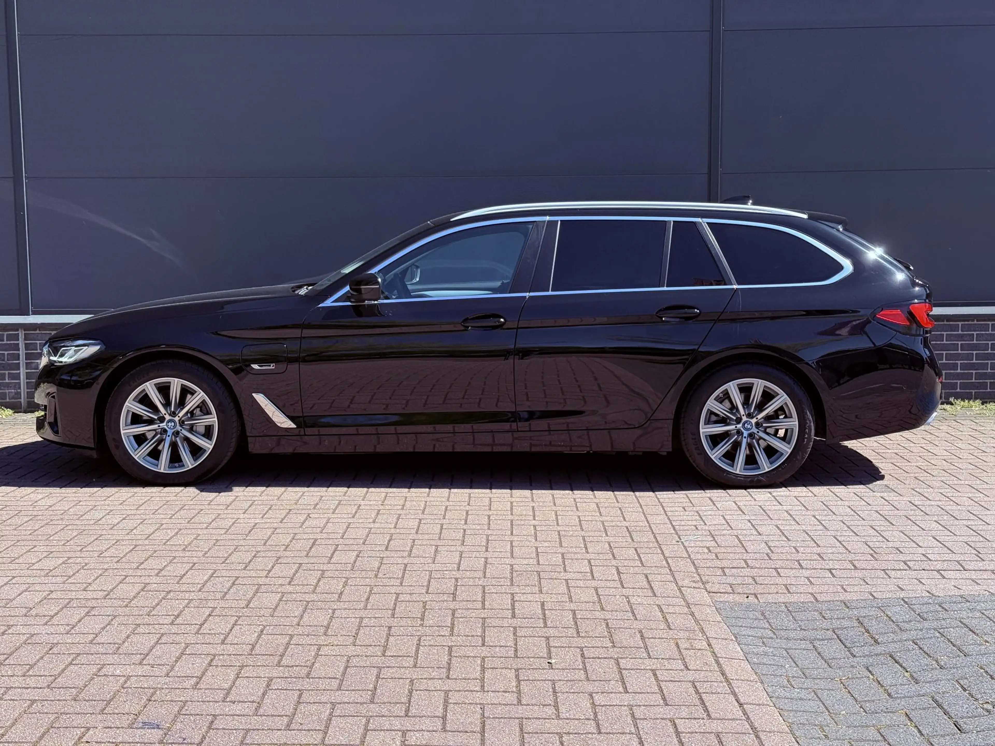 BMW 530 5-serie Touring 5 Serie Touring 530e xDrive Execut — photo 8