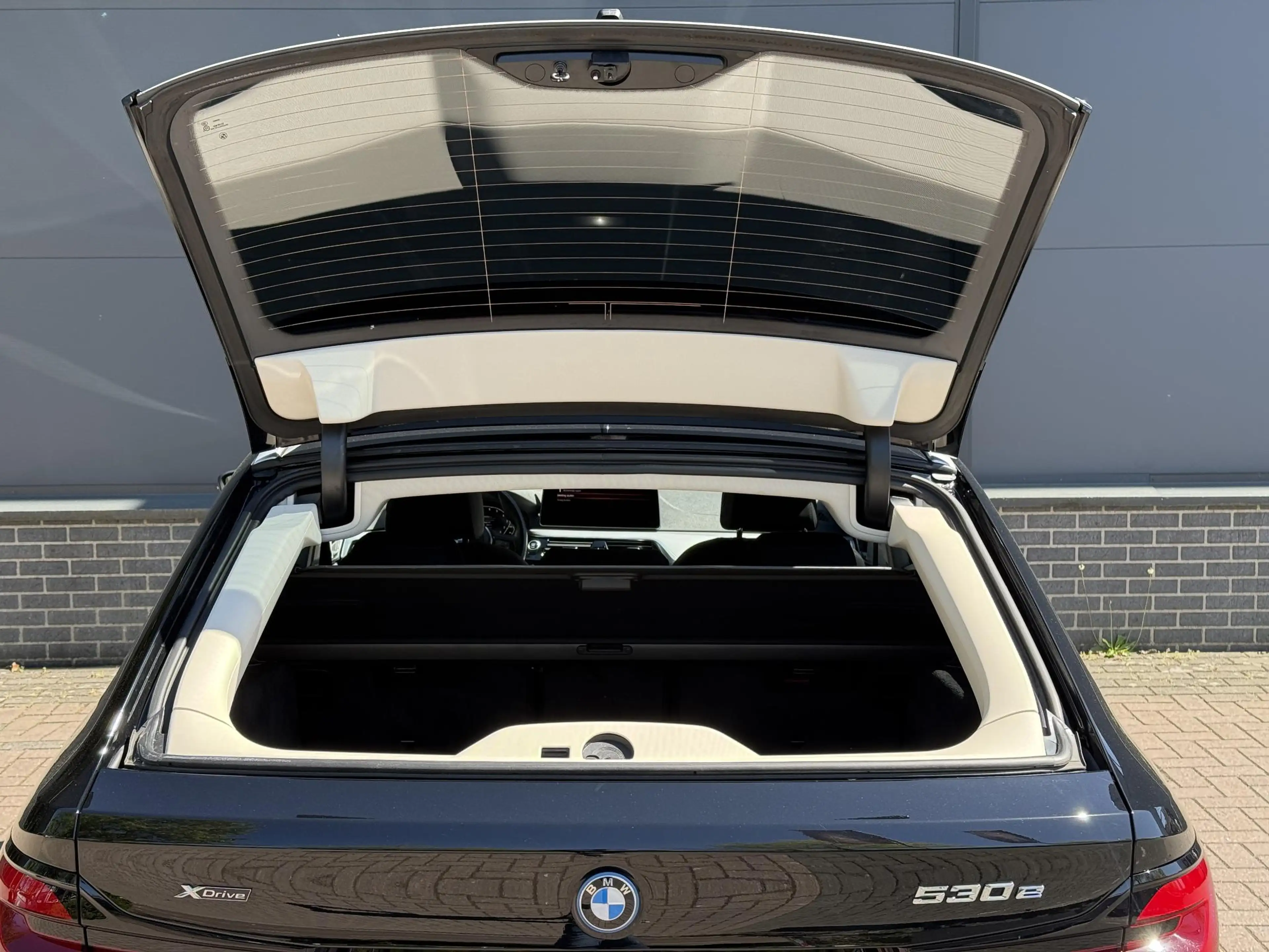 BMW 530 5-serie Touring 5 Serie Touring 530e xDrive Execut — photo 21