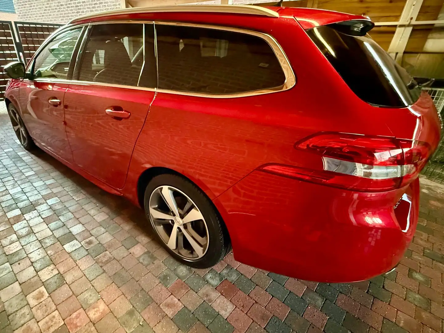 Peugeot 308 308 SW 1.2 PureTech GT Line (EU6.3) Rouge - 1