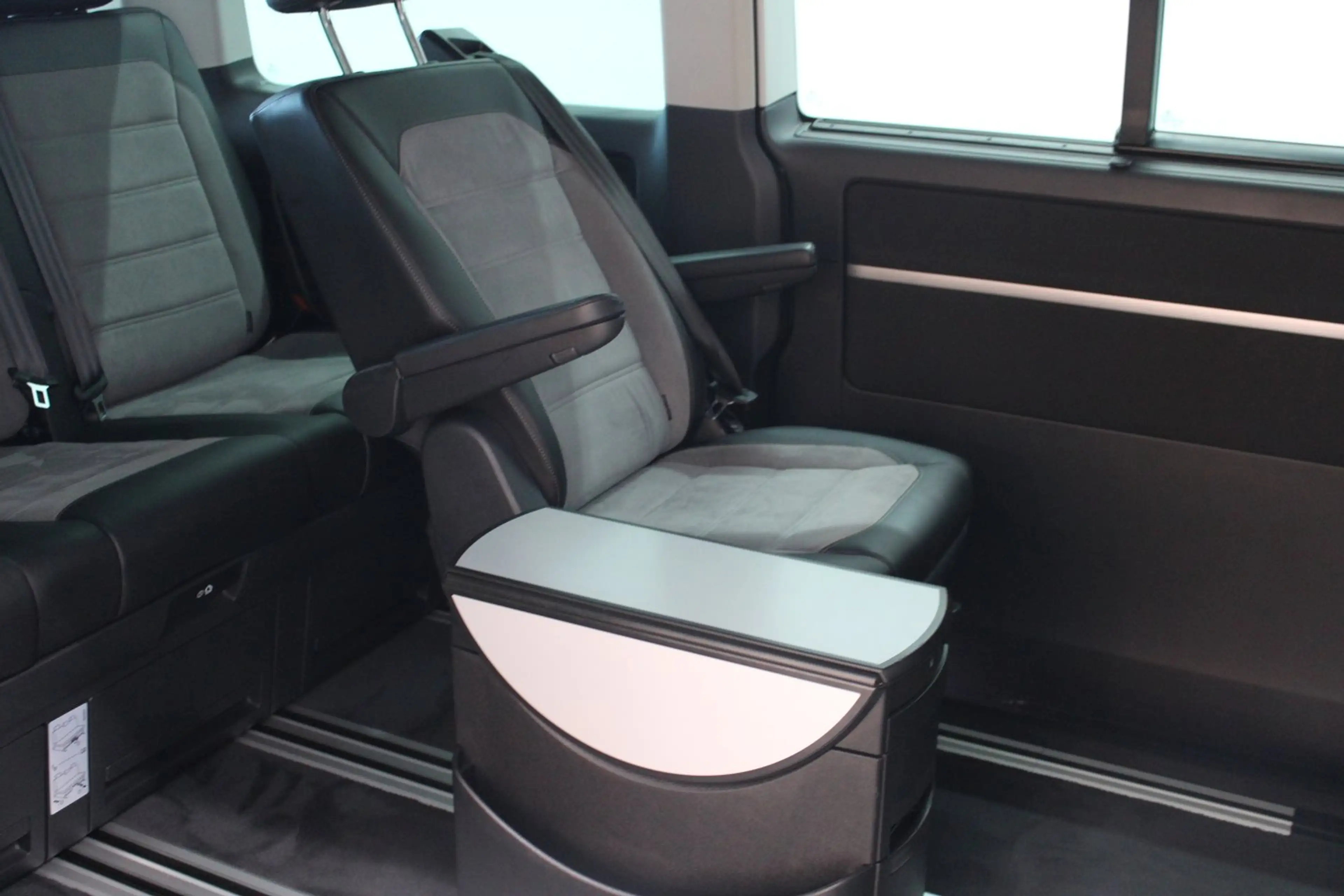 Volkswagen T6.1 Multivan VW T6.1 Multivan Cruise TDI 4MOTION — photo 10
