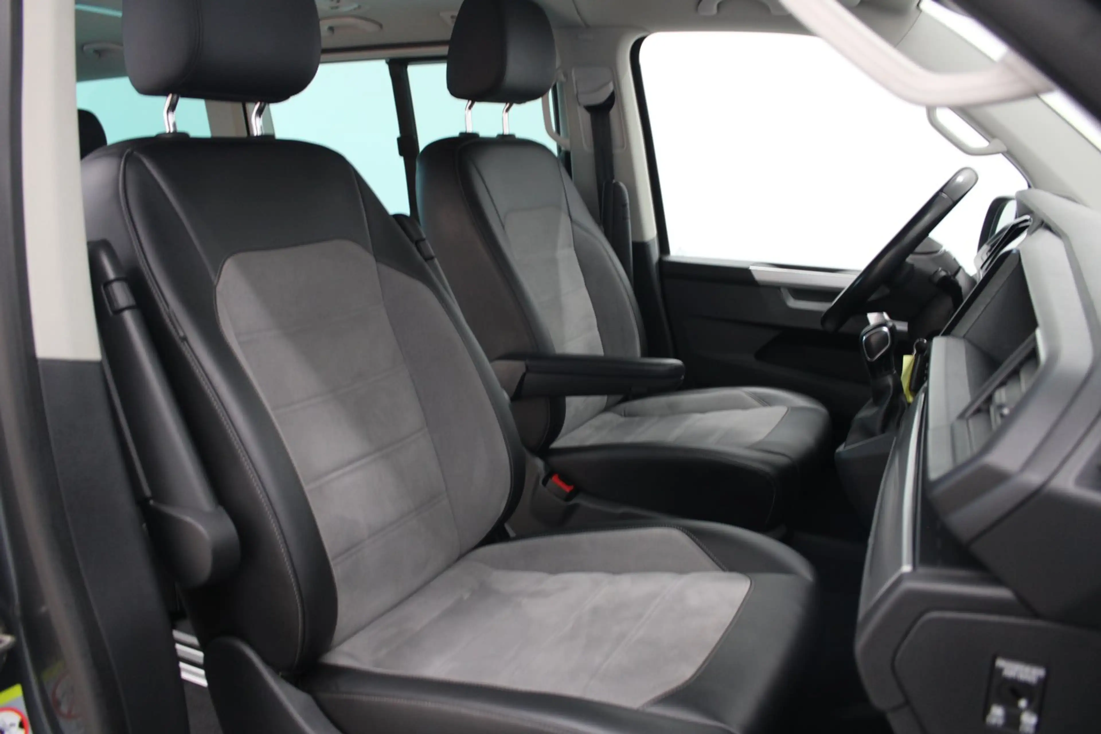 Volkswagen T6.1 Multivan VW T6.1 Multivan Cruise TDI 4MOTION — photo 9