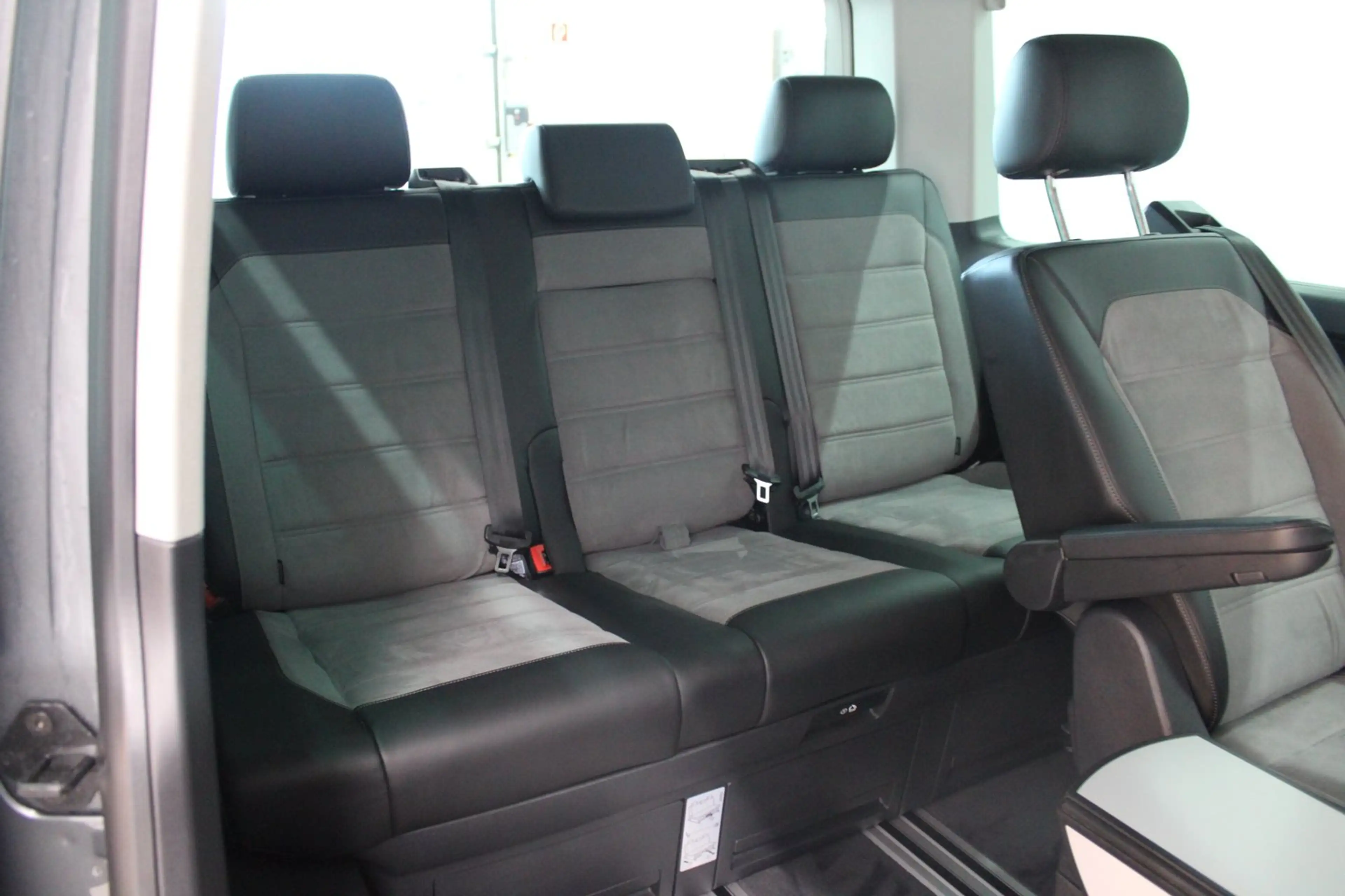 Volkswagen T6.1 Multivan VW T6.1 Multivan Cruise TDI 4MOTION — photo 11