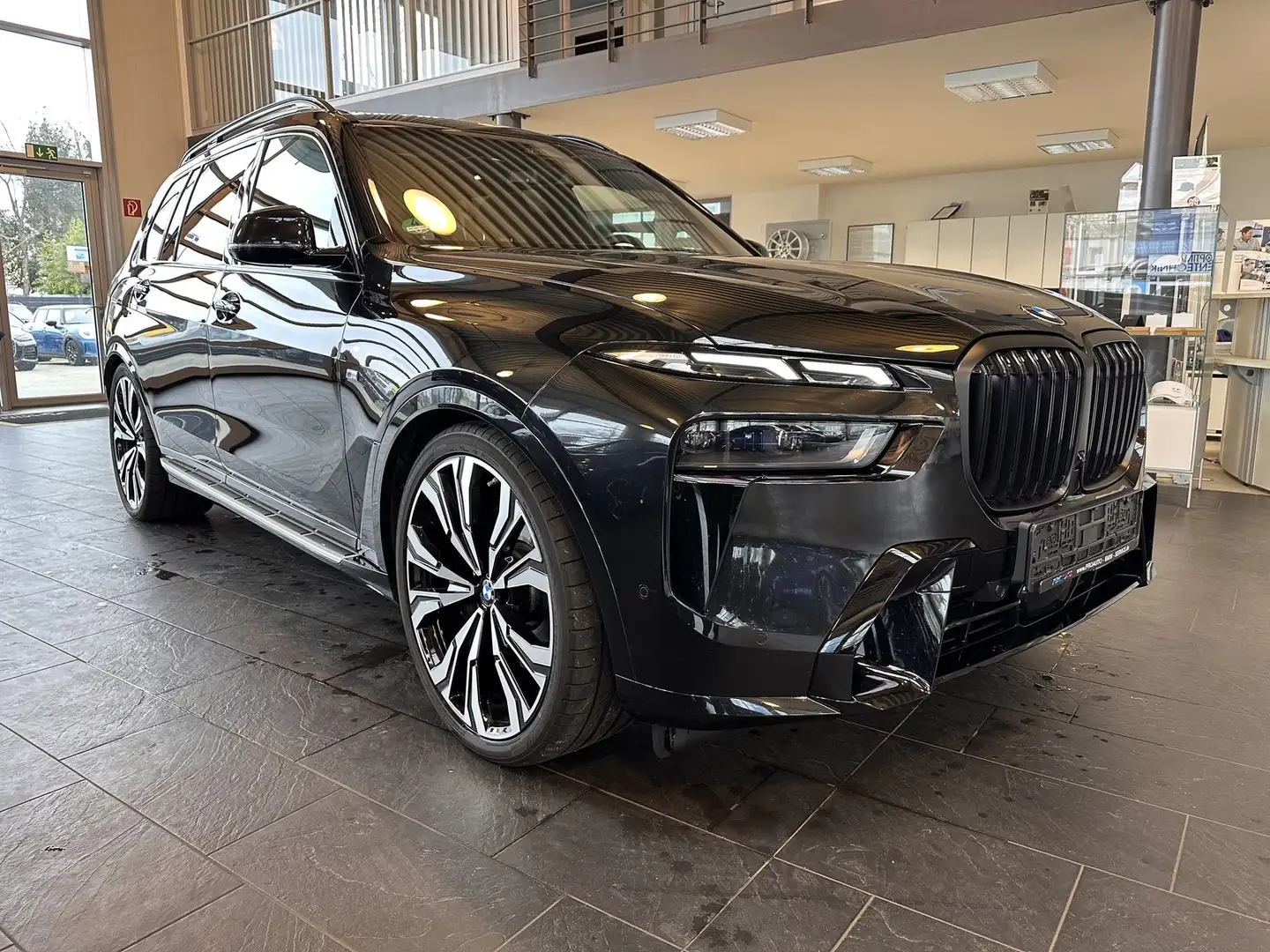BMW X7 xDrive 40d M Sport SkyL/360°/Massage/A-LED/23" Noir - 2