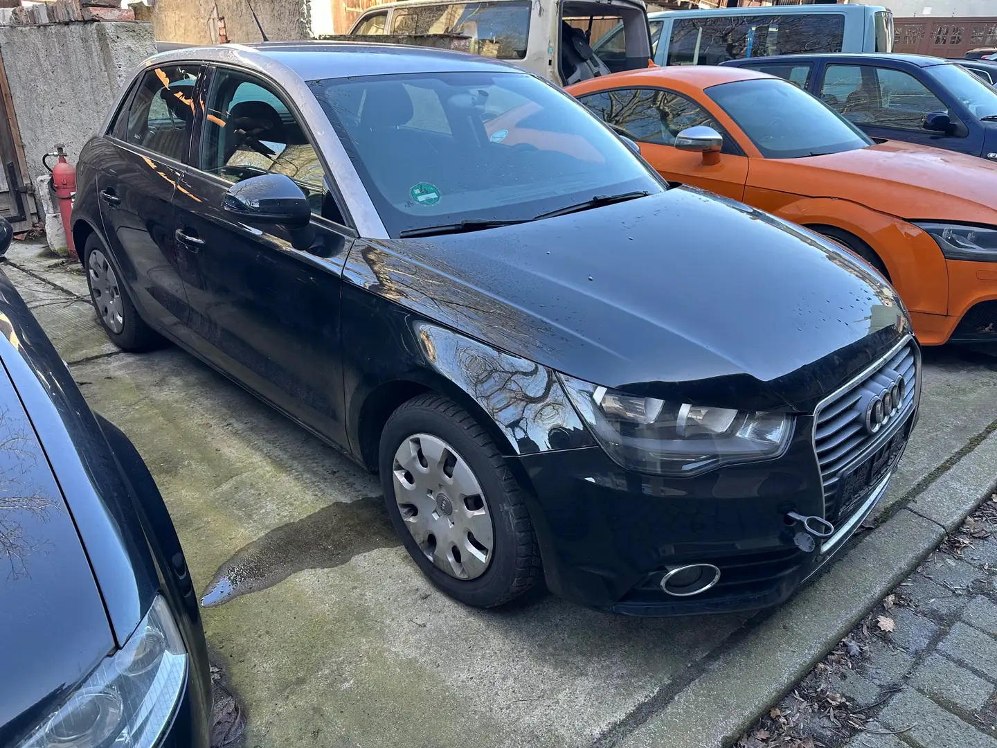 Audi A1 attraction Negro - 1