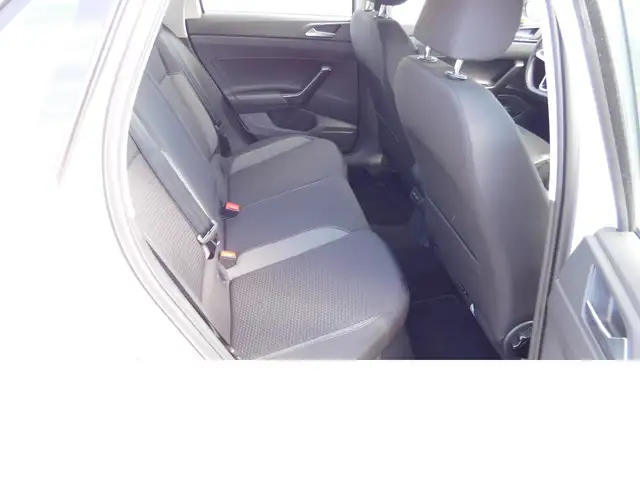 Volkswagen Polo view 16