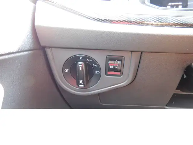 Volkswagen Polo view 9