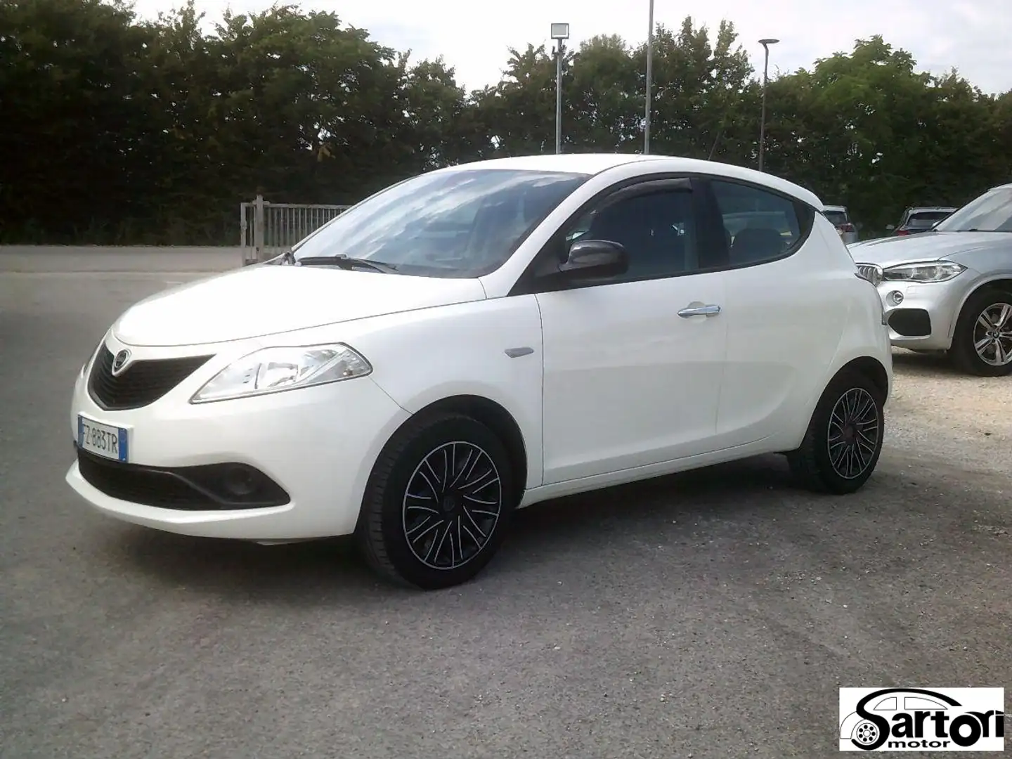 Lancia Ypsilon ADATTA ALLA GUIDA DI NEOPATENTATI Blanc - 1