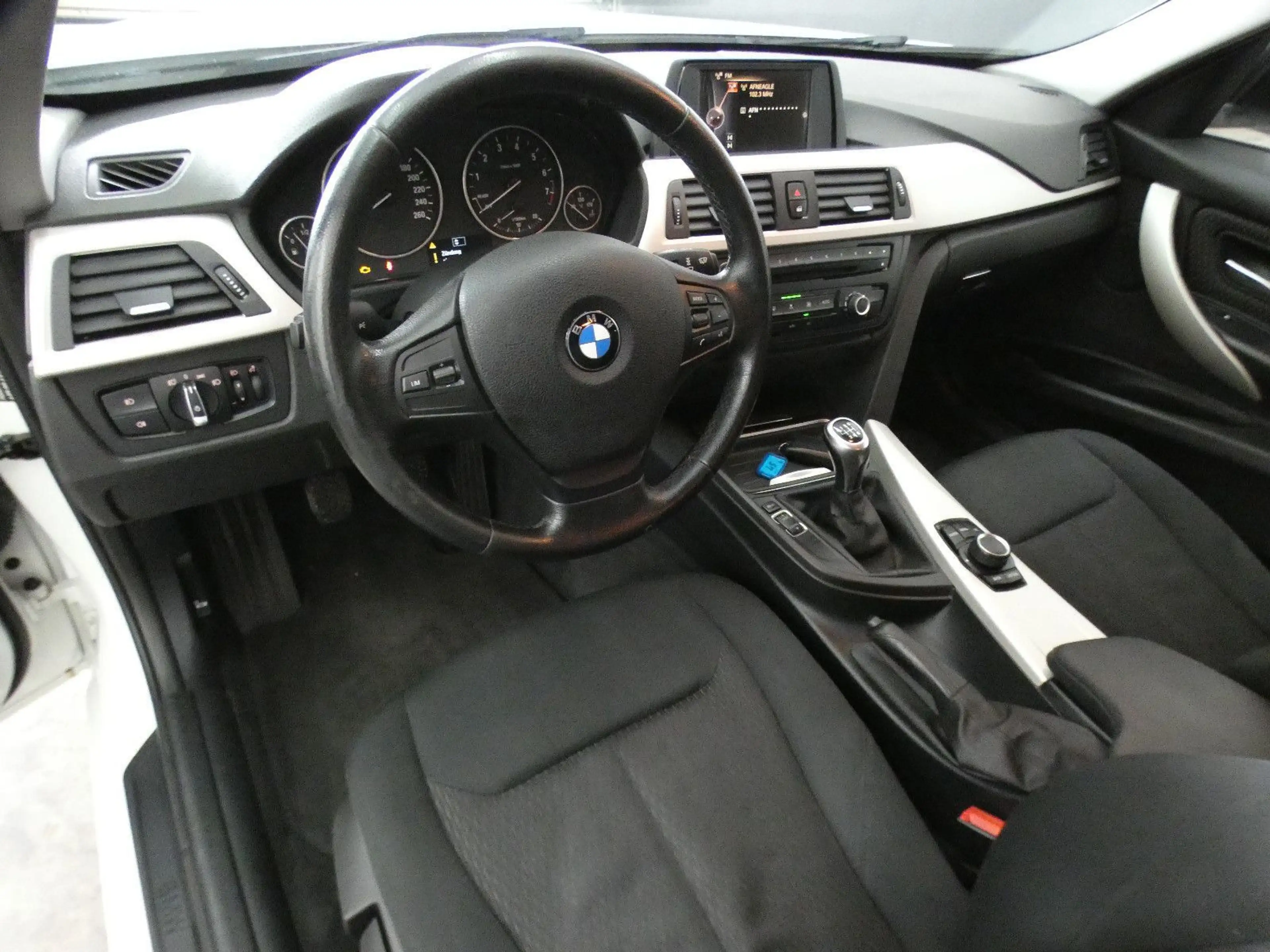 BMW 316 i Touring* — photo 7