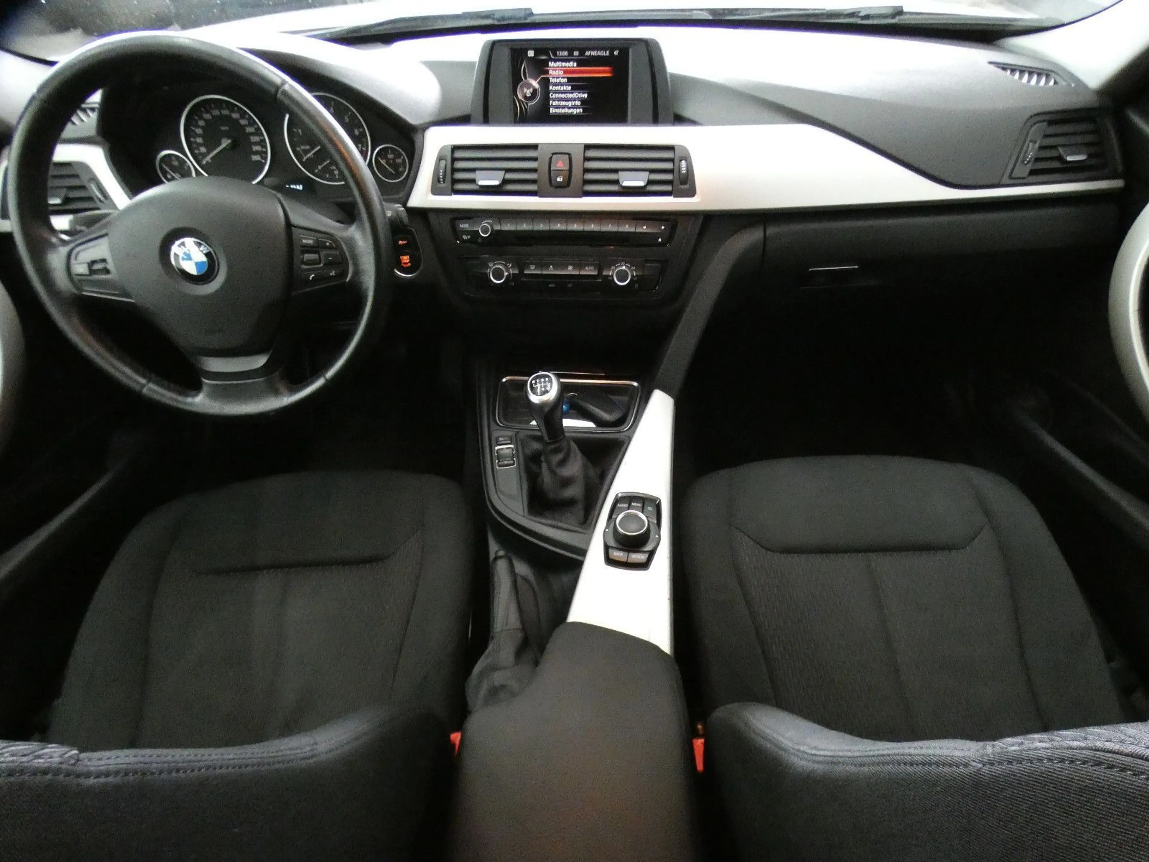 BMW 316 i Touring* — photo 11