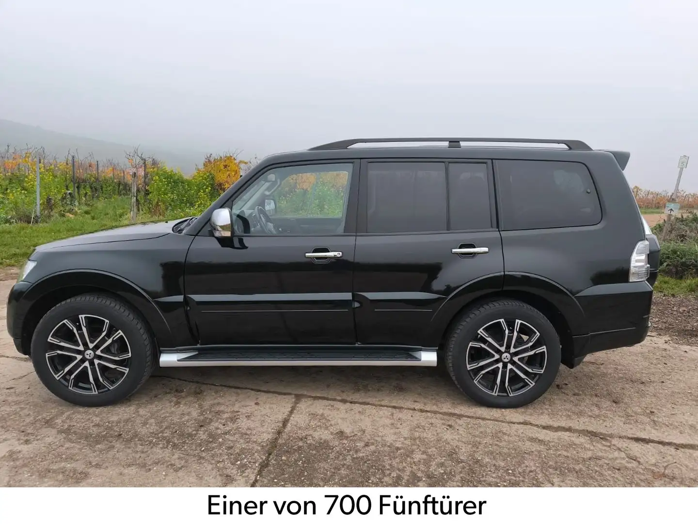 Mitsubishi Pajero 3,2 DI-D Final Edition Automatik 49 tkm Schwarz - 2