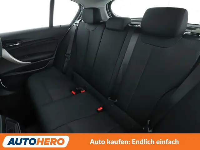 BMW 1 Series view 14