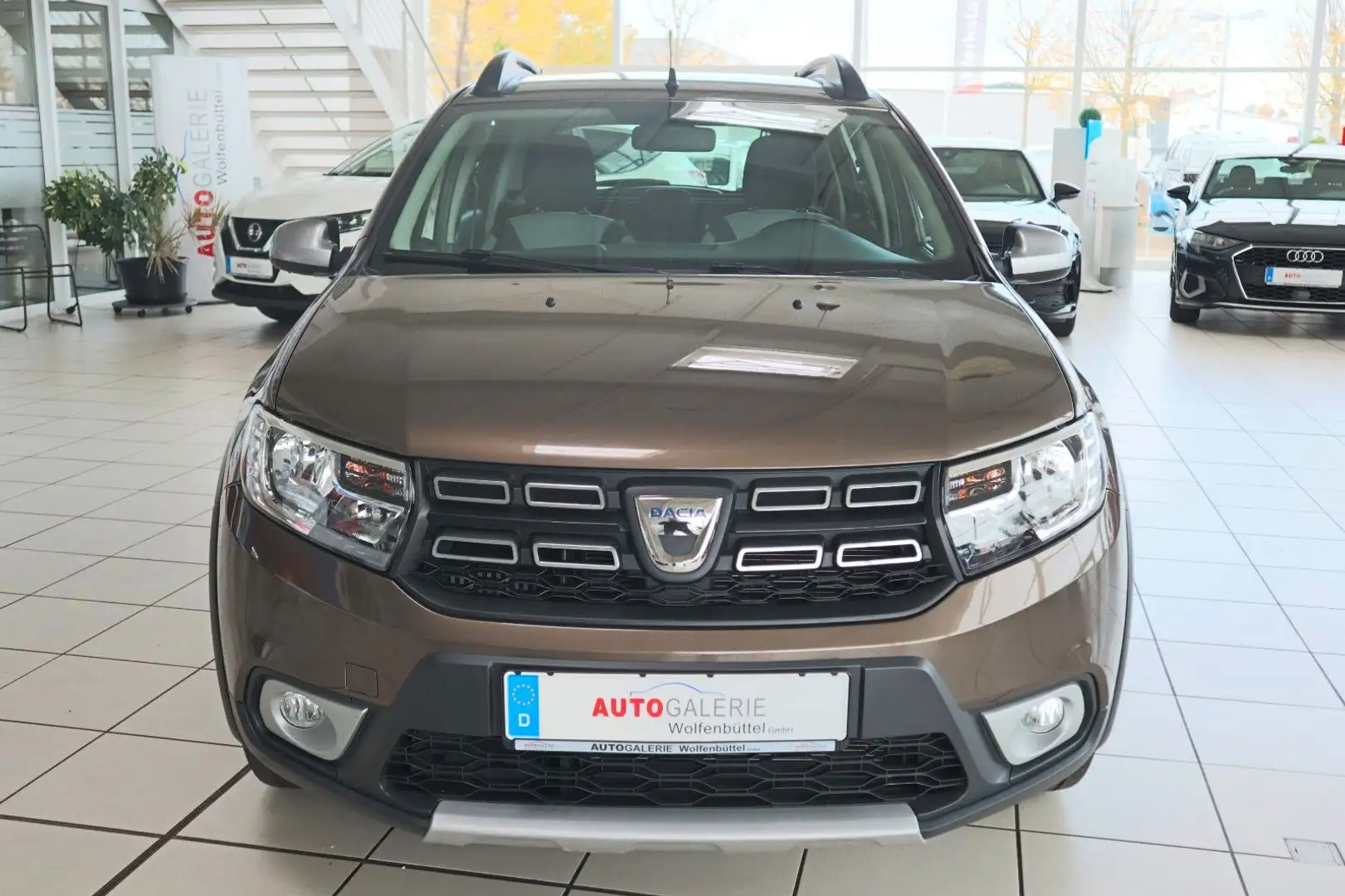 Dacia Sandero Stepway Automatik AHK Kamera Navi Braun - 2