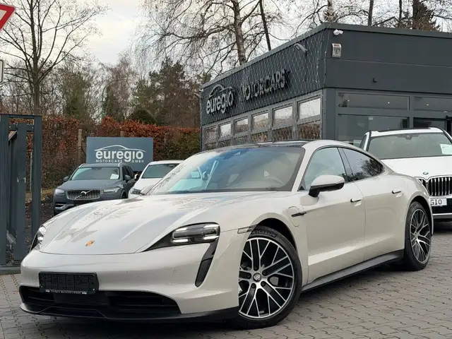 Porsche Taycan 1 Hand - Beifahrer-Display - Head Up ///