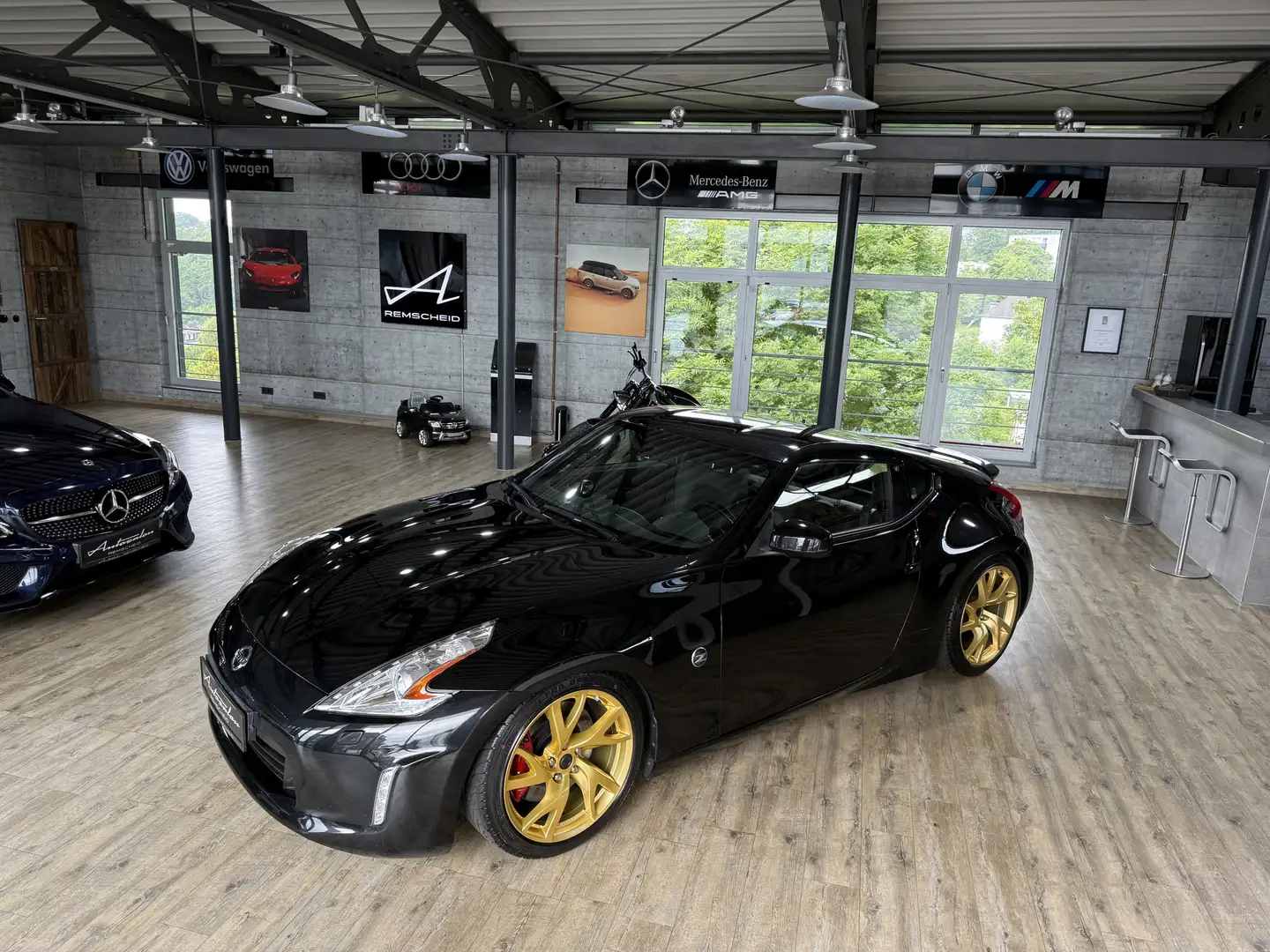Nissan 370Z Coupé 3.7 Automatik*KAM*BOSE*NAVI*BI-XENON Schwarz - 2