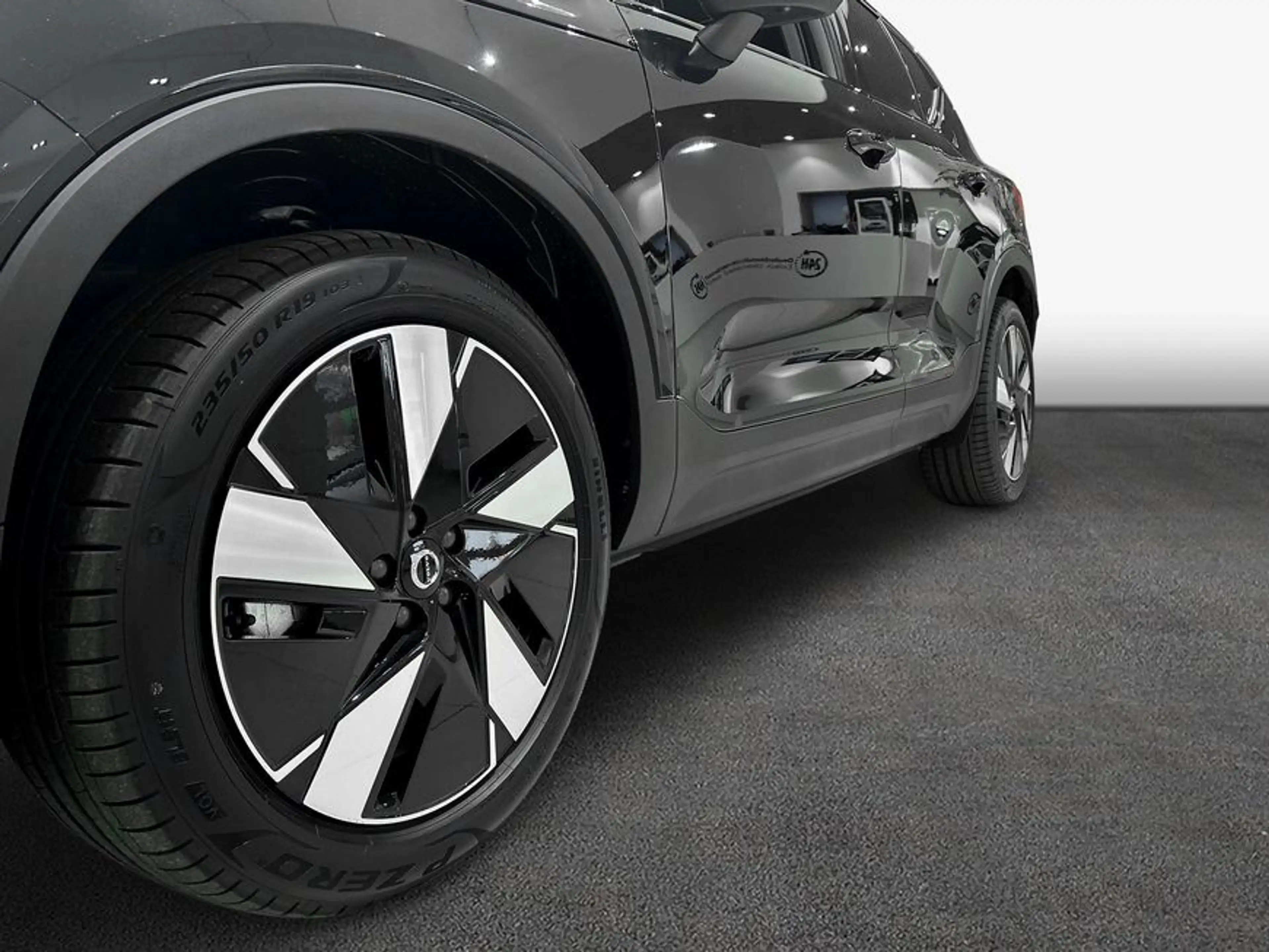 Volvo EX40 Fully Electric Twin Motor AWD Plus Dark — photo 6