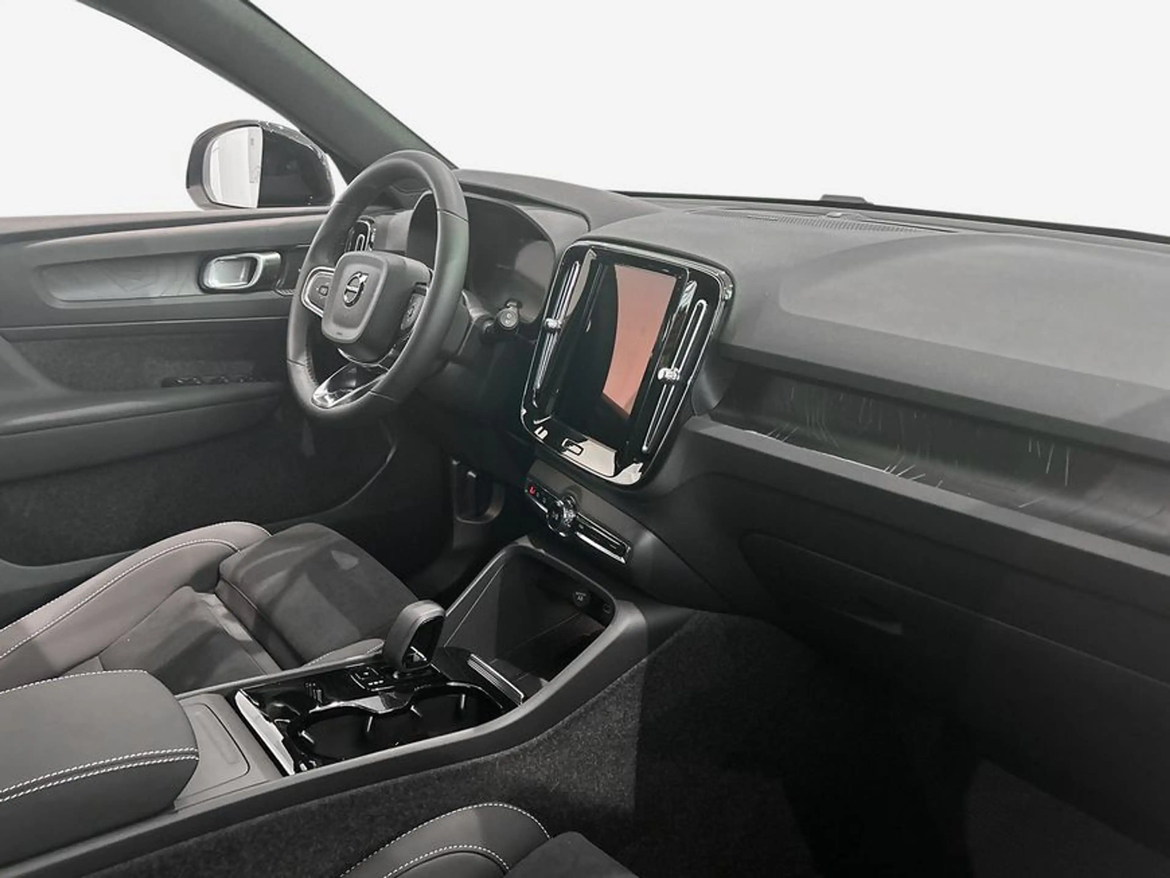 Volvo EX40 Fully Electric Twin Motor AWD Plus Dark — photo 11