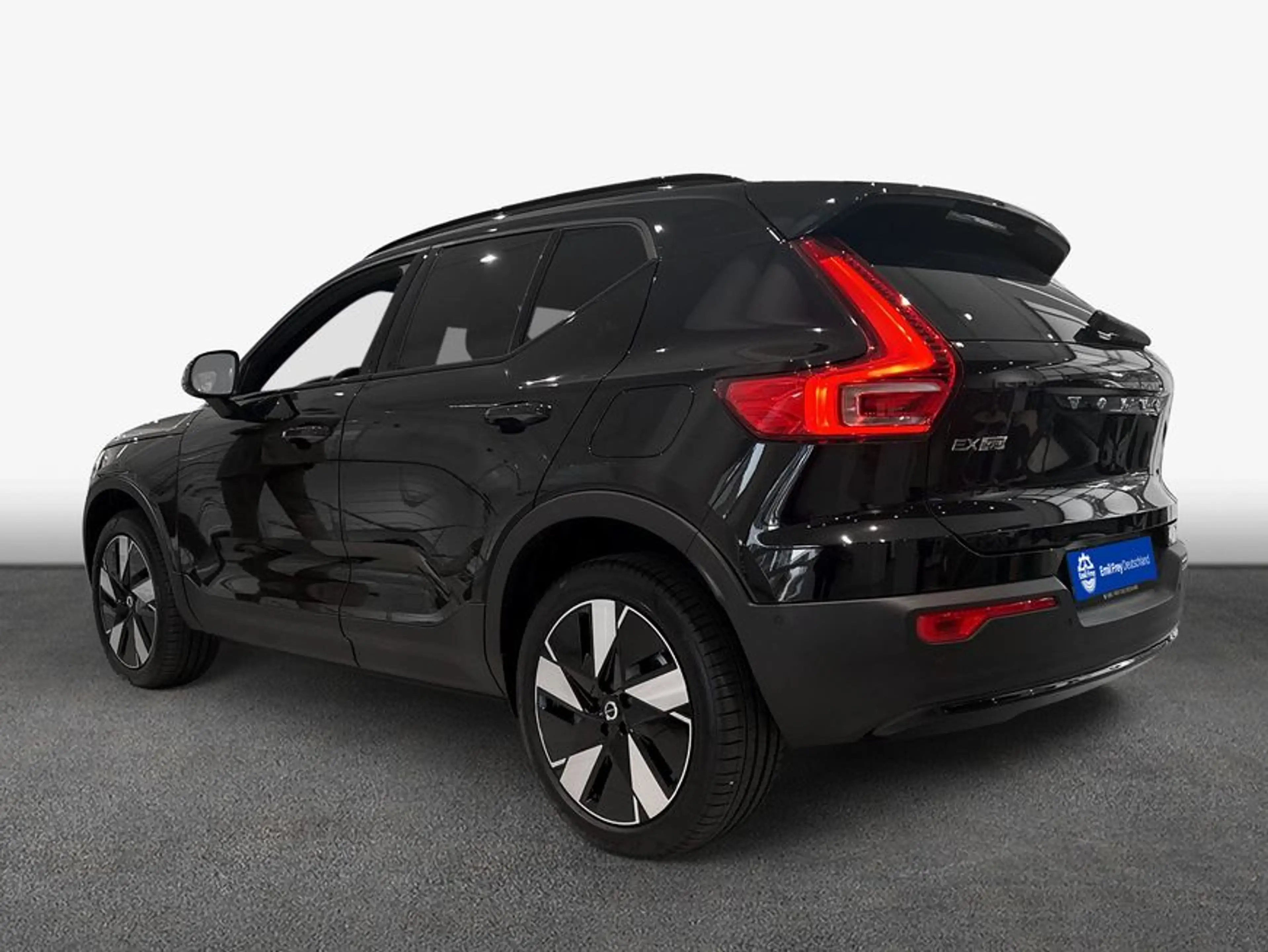 Volvo EX40 Fully Electric Twin Motor AWD Plus Dark — photo 5