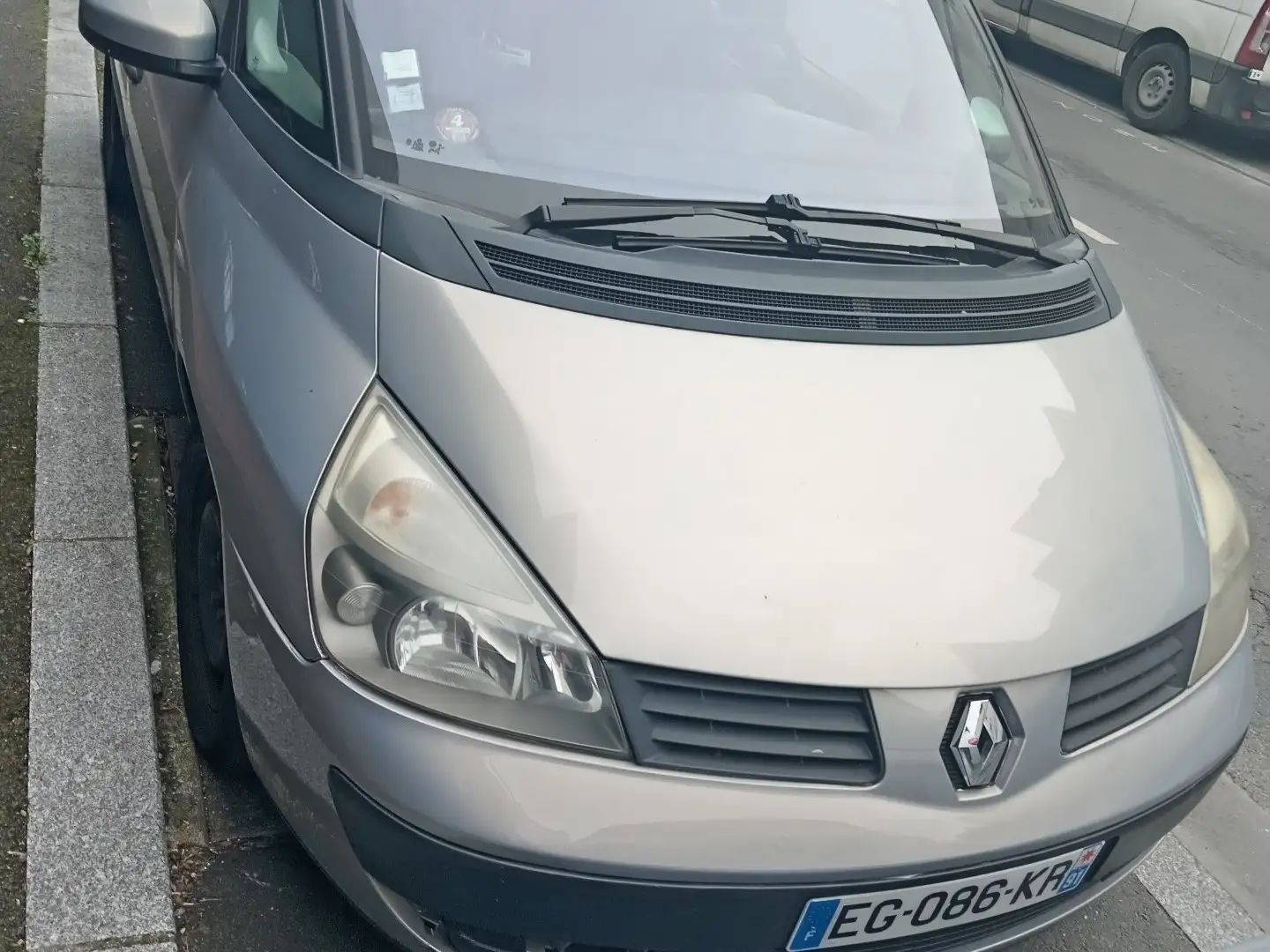 Renault Grand Espace 1.9 dCi - 117 Authentique Gris - 1