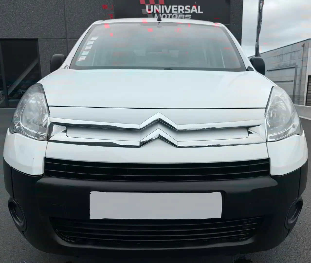 Citroen Berlingo 1.6Hdi 92ch-215 000 Kms- 3places-GPS-CLIM Weiß - 2
