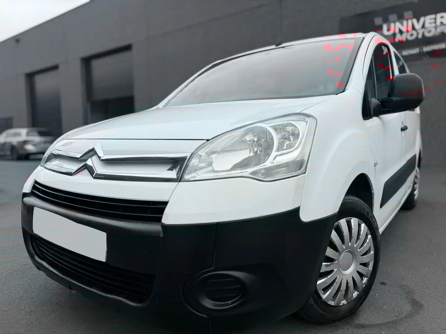 Citroen Berlingo 1.6Hdi 92ch-215 000 Kms- 3places-GPS-CLIM Weiß - 1