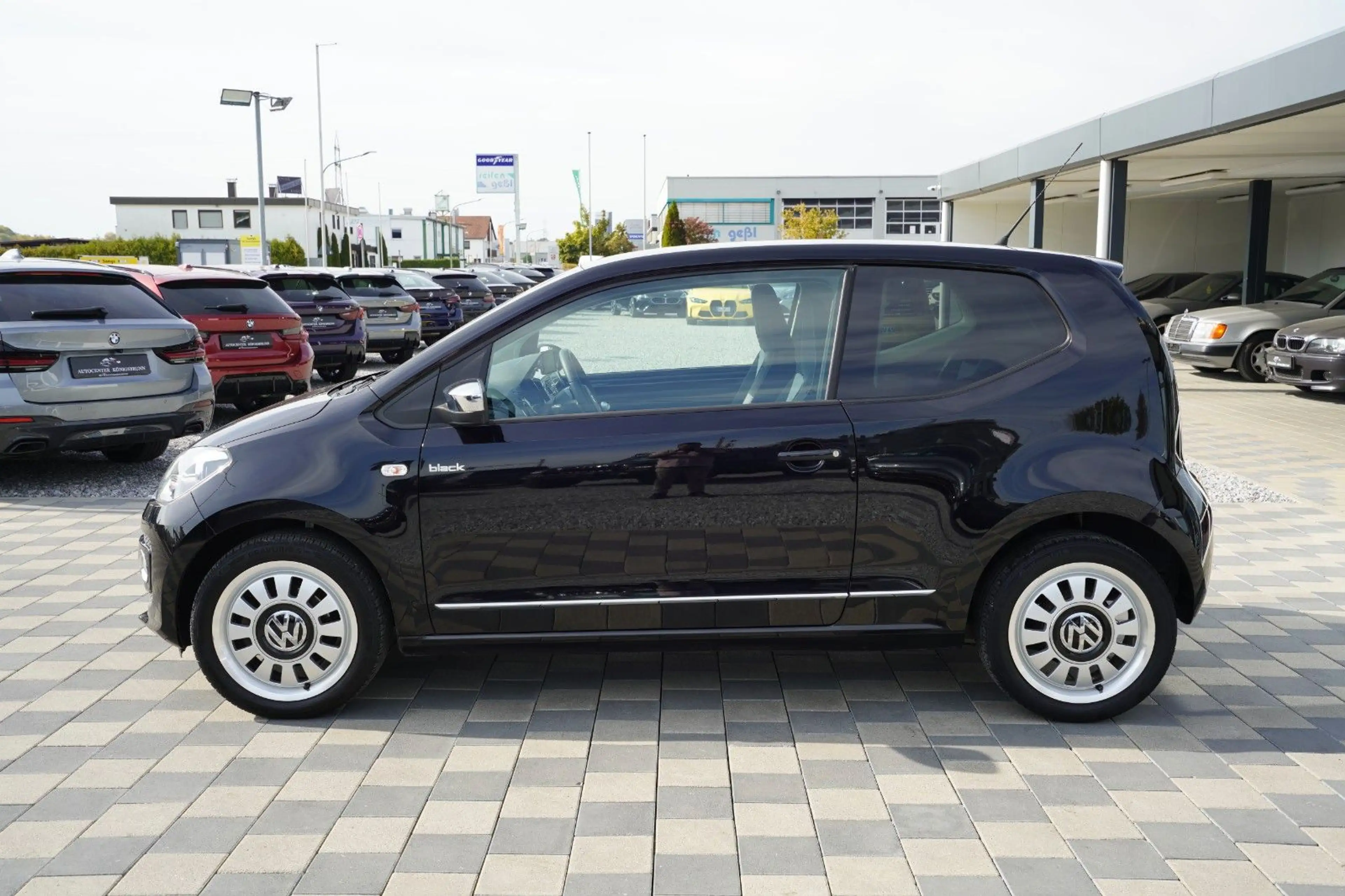 Volkswagen up! black up!*2.Hand*Tempo*Navi*PDC*SHZ*Klima — photo 8