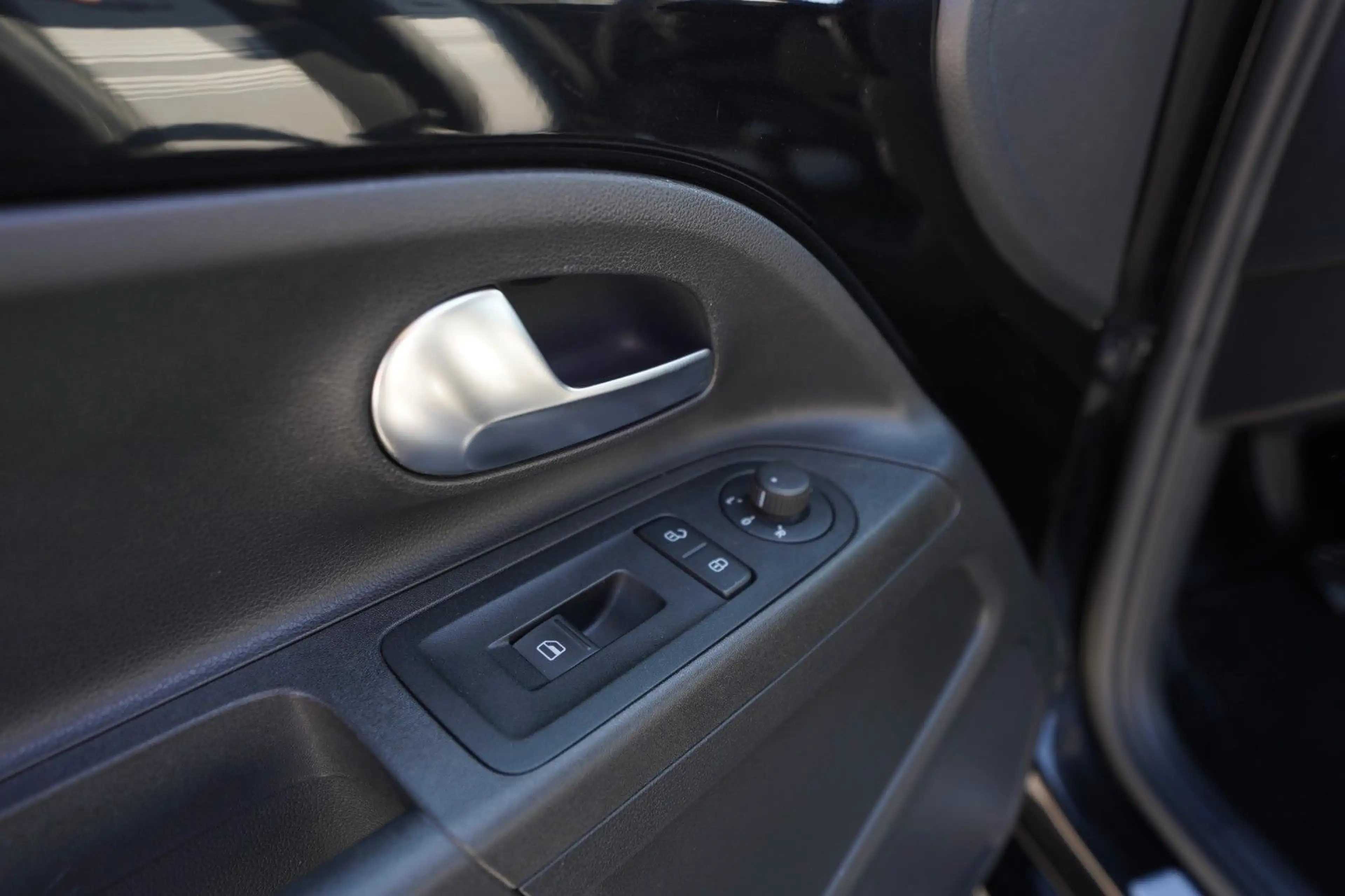 Volkswagen up! black up!*2.Hand*Tempo*Navi*PDC*SHZ*Klima — photo 10