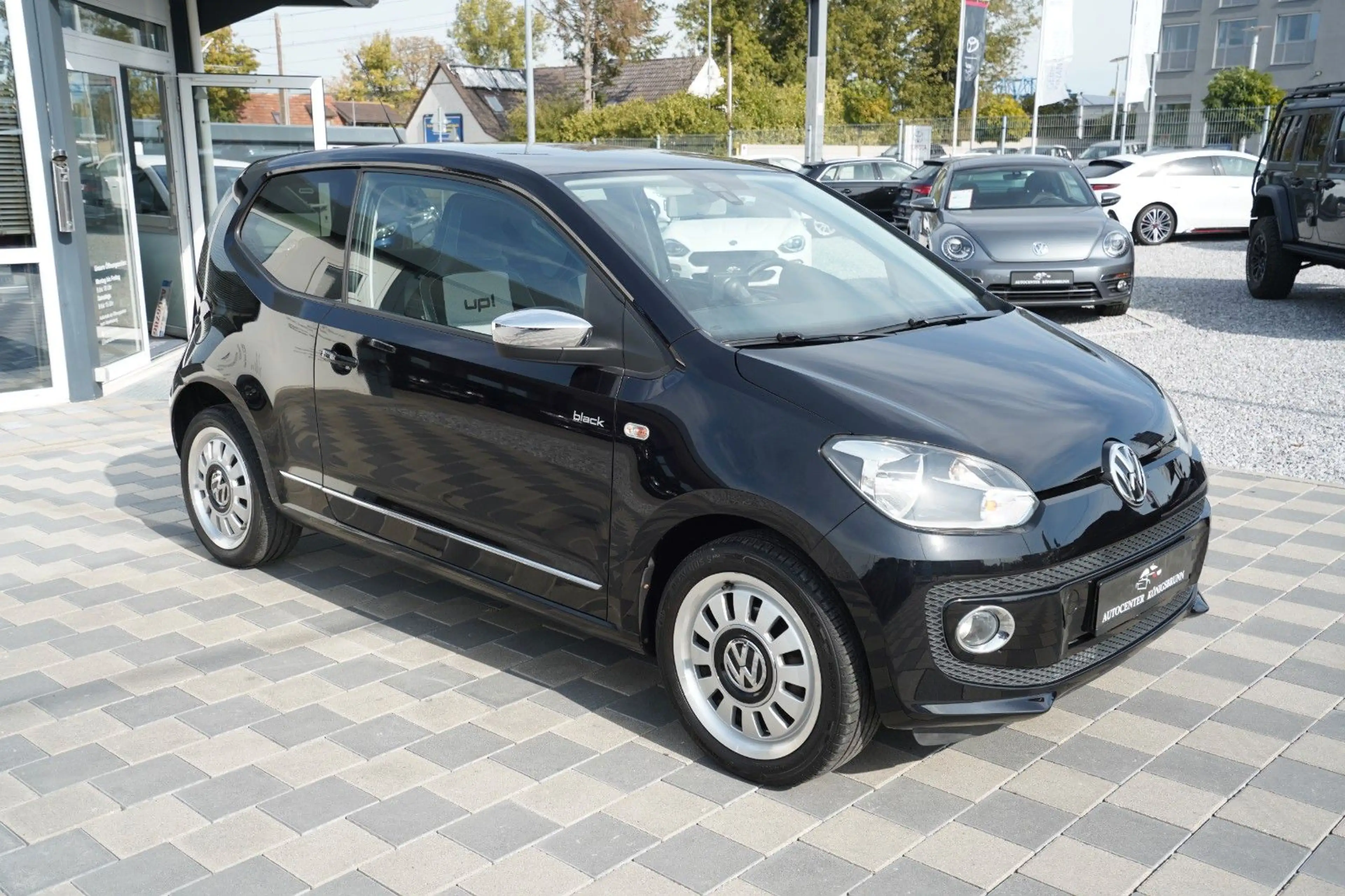 Volkswagen up! black up!*2.Hand*Tempo*Navi*PDC*SHZ*Klima — photo 3