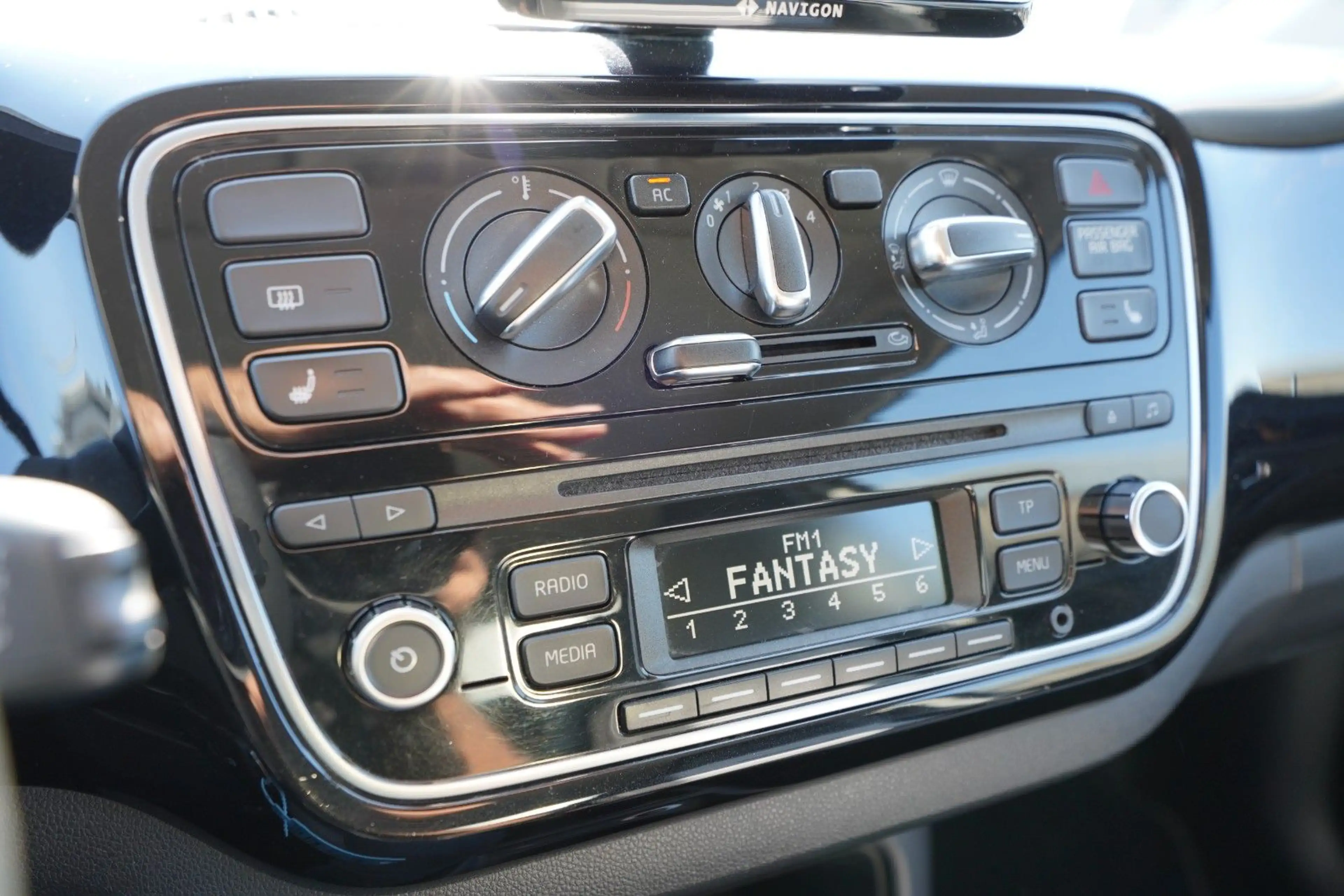 Volkswagen up! black up!*2.Hand*Tempo*Navi*PDC*SHZ*Klima — photo 15