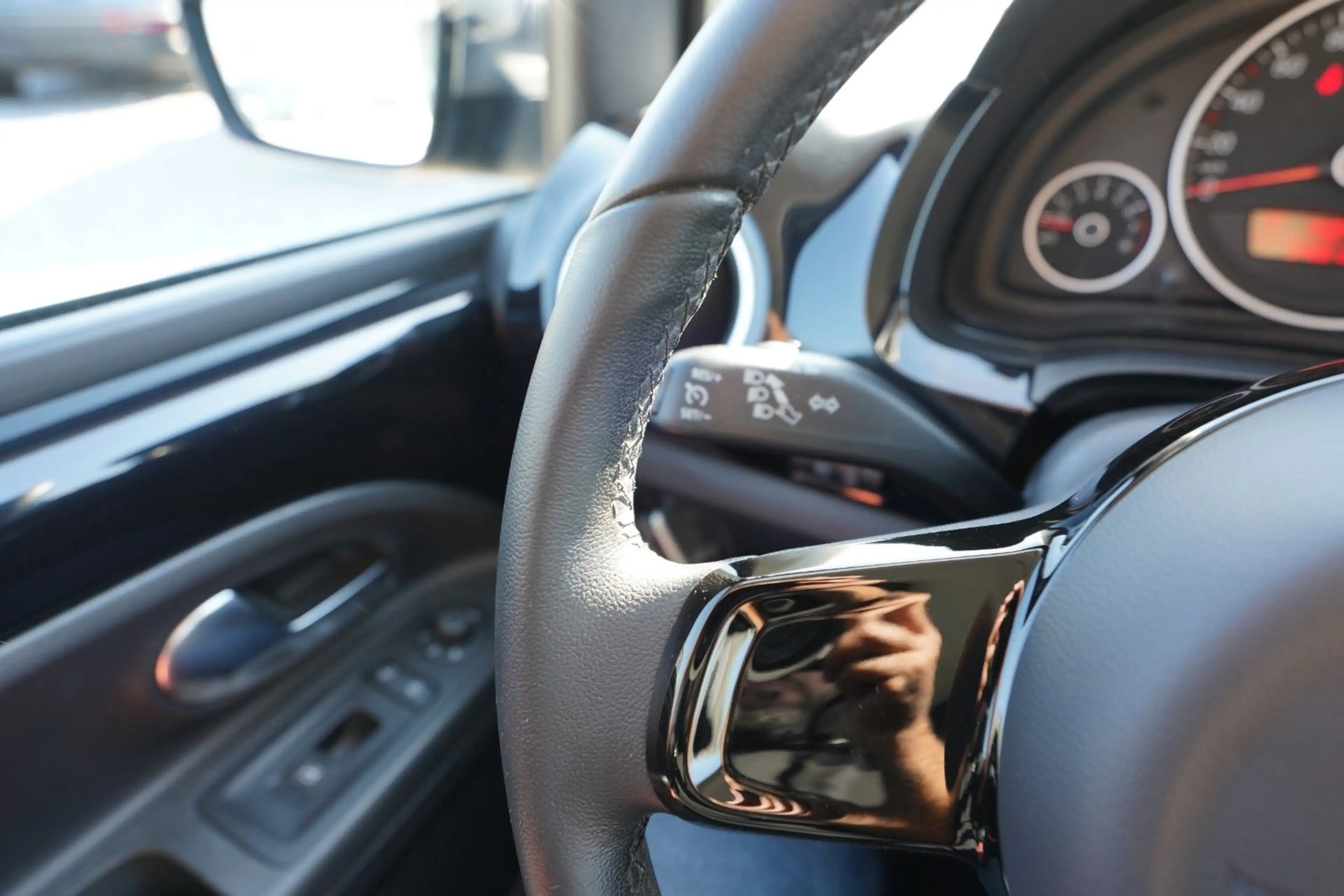 Volkswagen up! black up!*2.Hand*Tempo*Navi*PDC*SHZ*Klima — photo 13